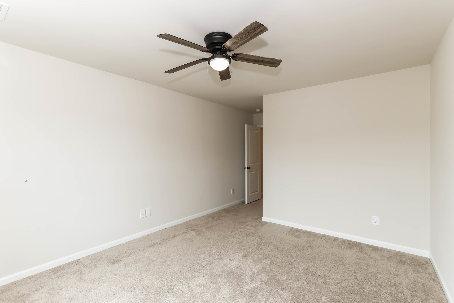 Photo 13 of 22 of 426 Midland Pines Dr, Graniteville, SC