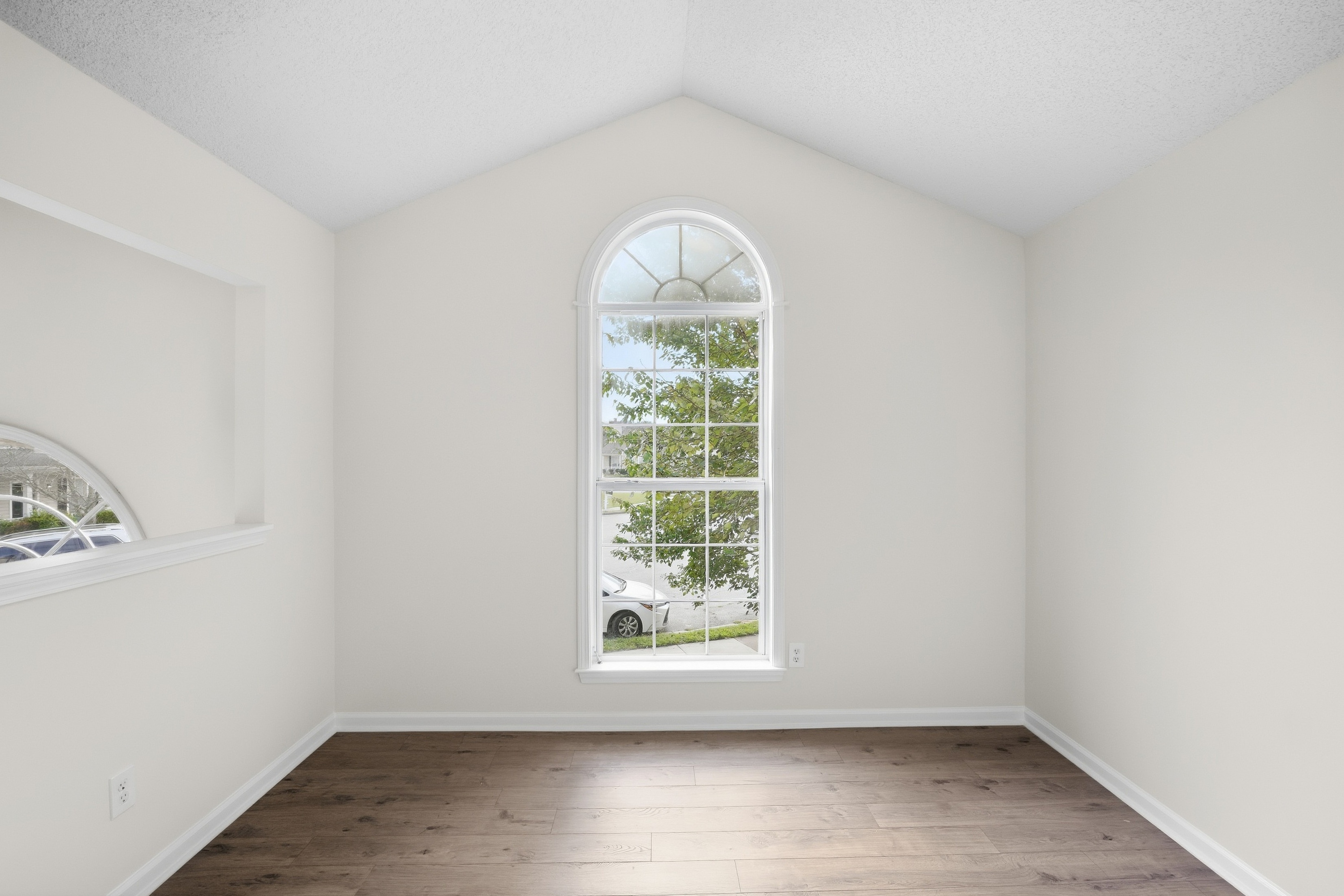 Photo 15 of 36 of 5129 Buchli Crest Ct, Lithonia, GA