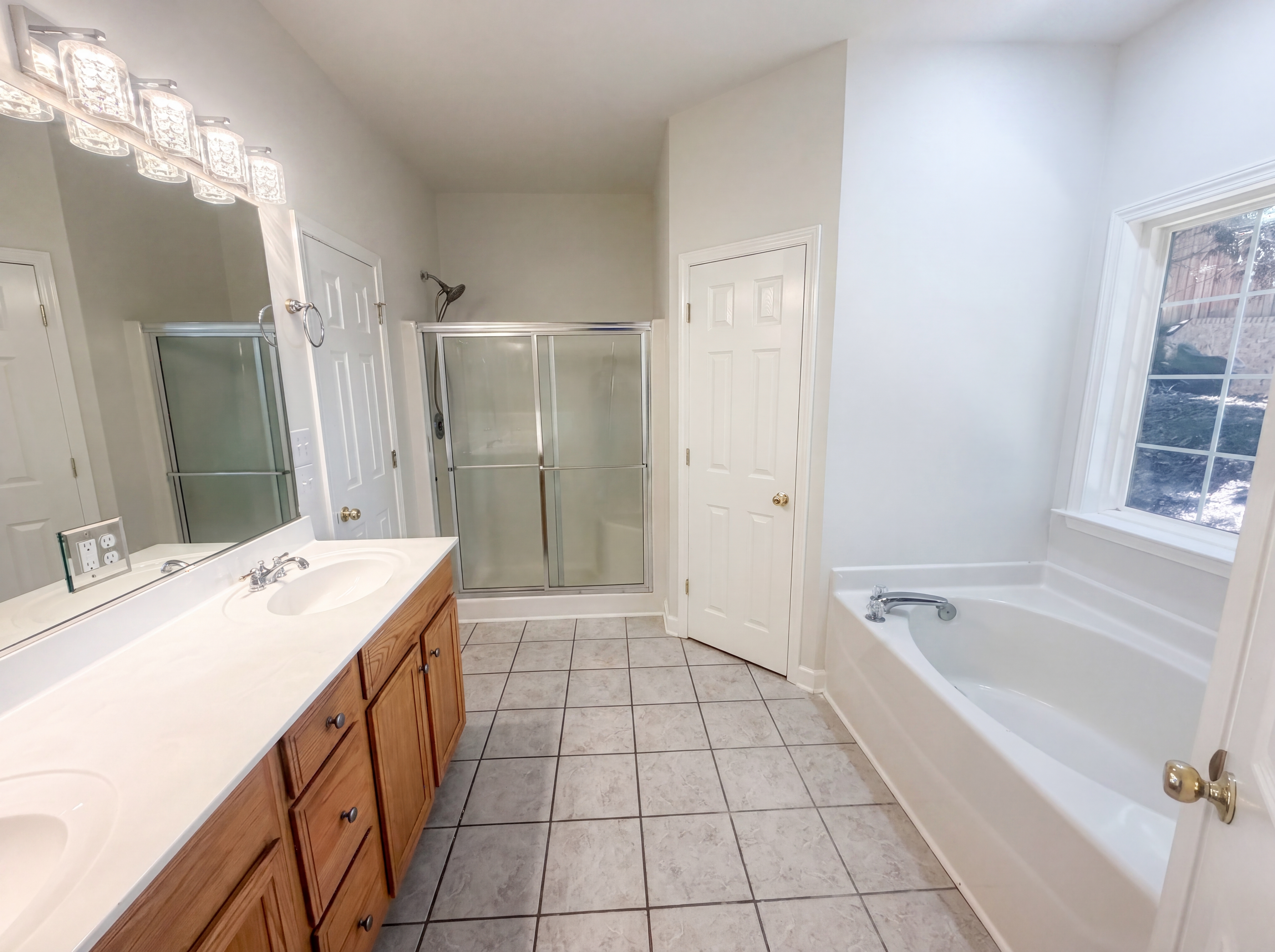 Photo 13 of 33 of 6120 Tennyson Dr, Kernersville, NC