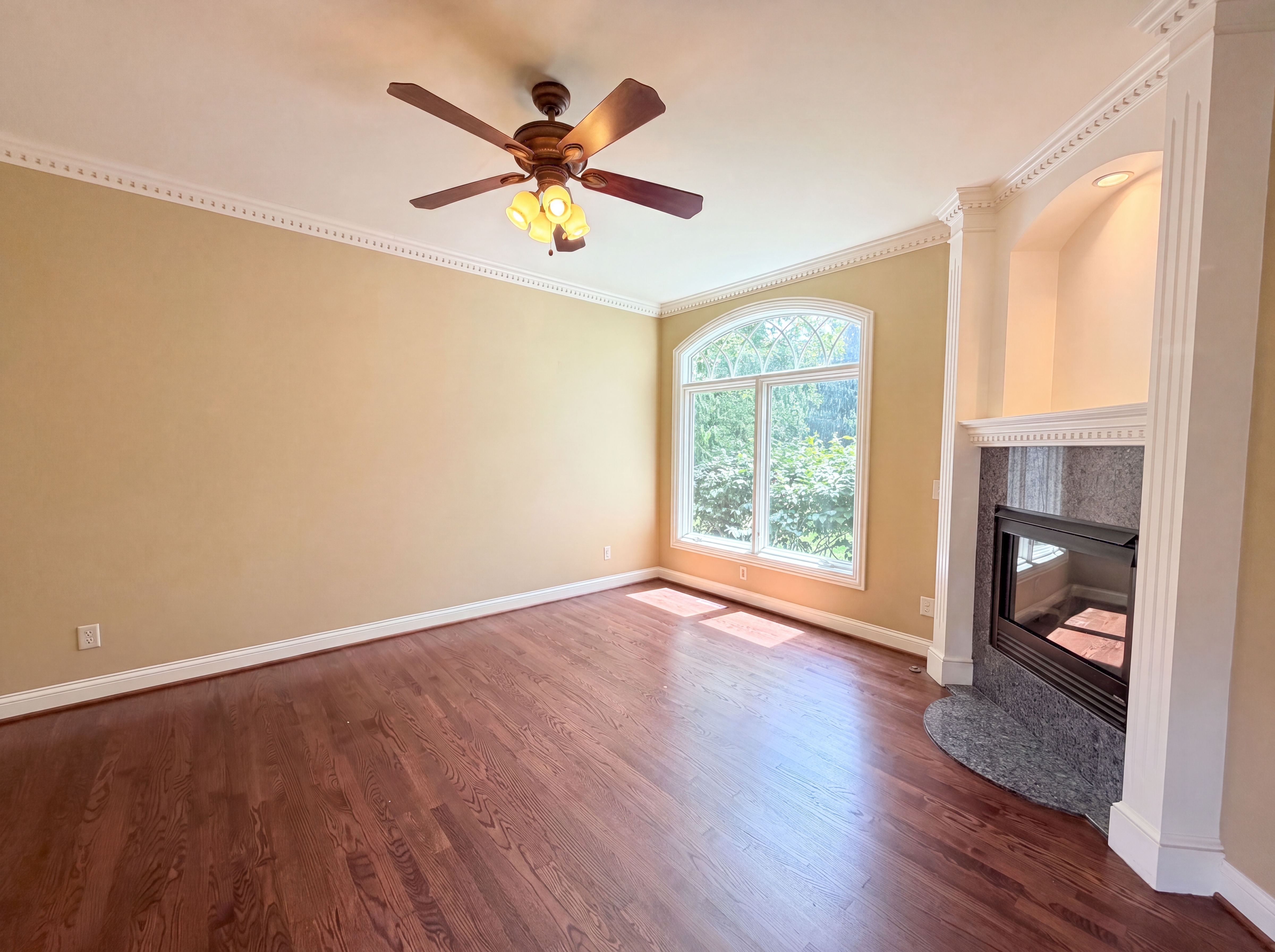 Photo 11 of 38 of 7087 Bridgetown Rd, Cincinnati, OH