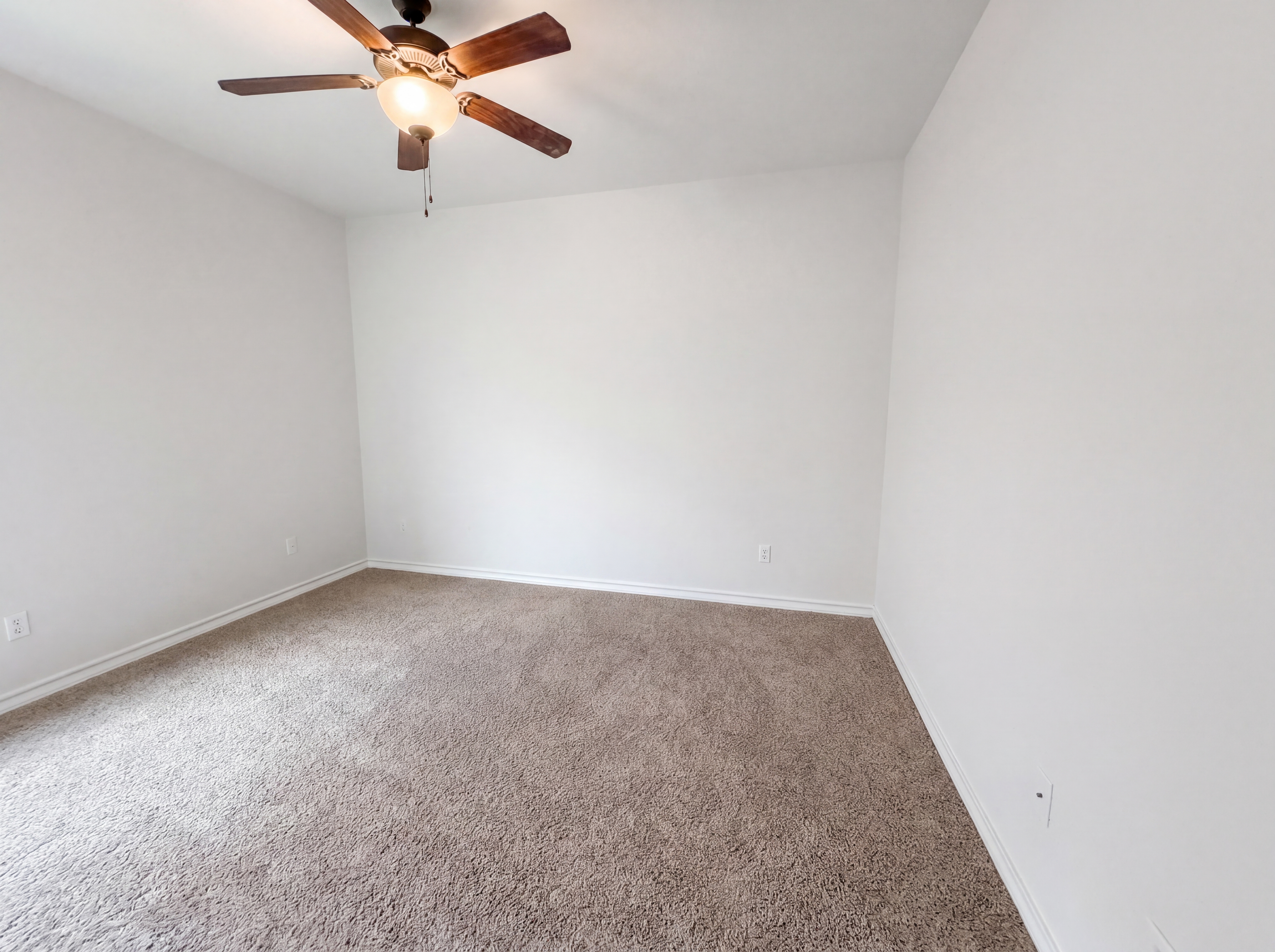 Photo 13 of 20 of 5721 Loire Blvd, Corpus Christi, TX