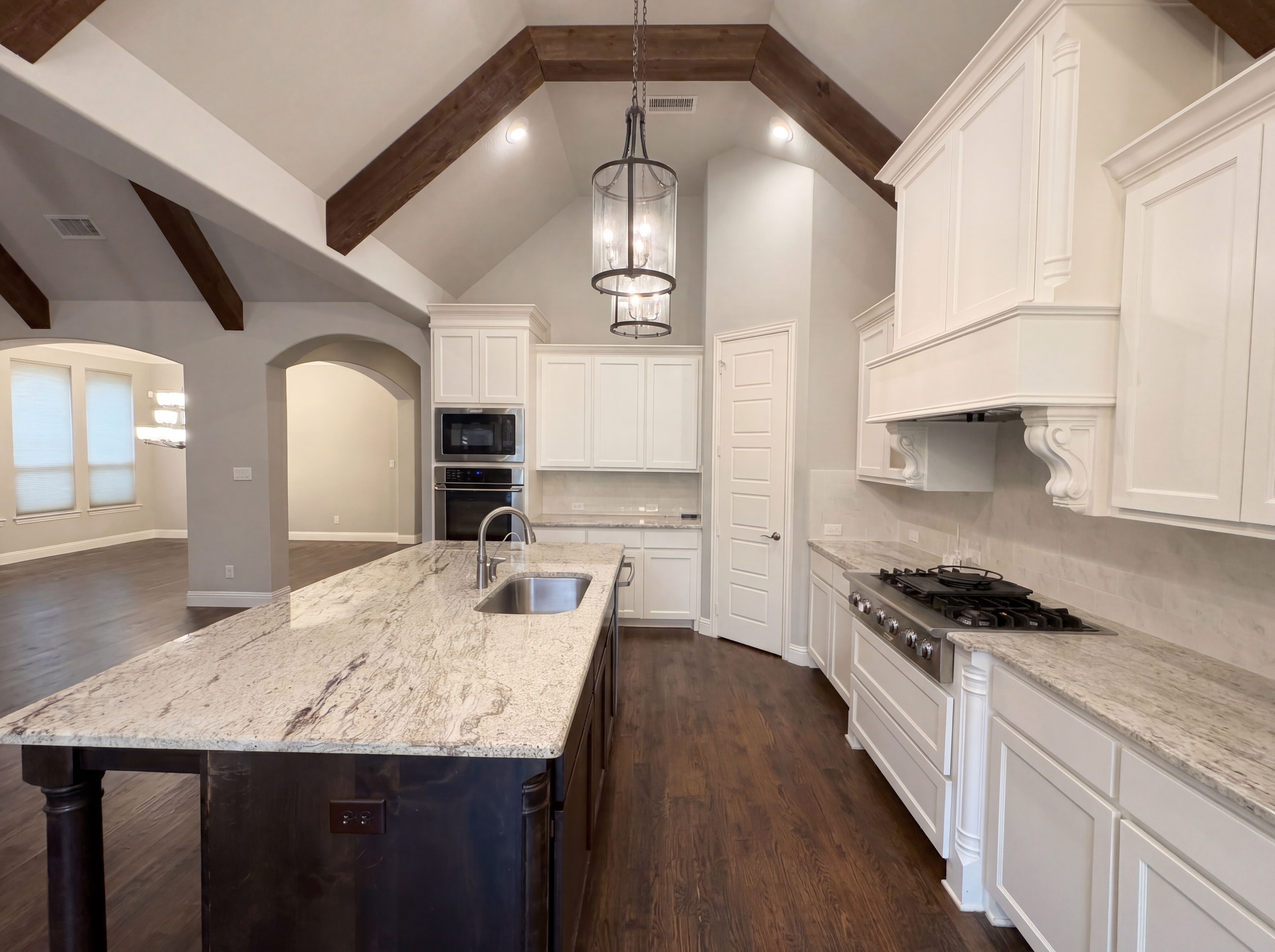 Photo 2 of 30 of 6452 Crystal Creek Dr, Frisco, TX