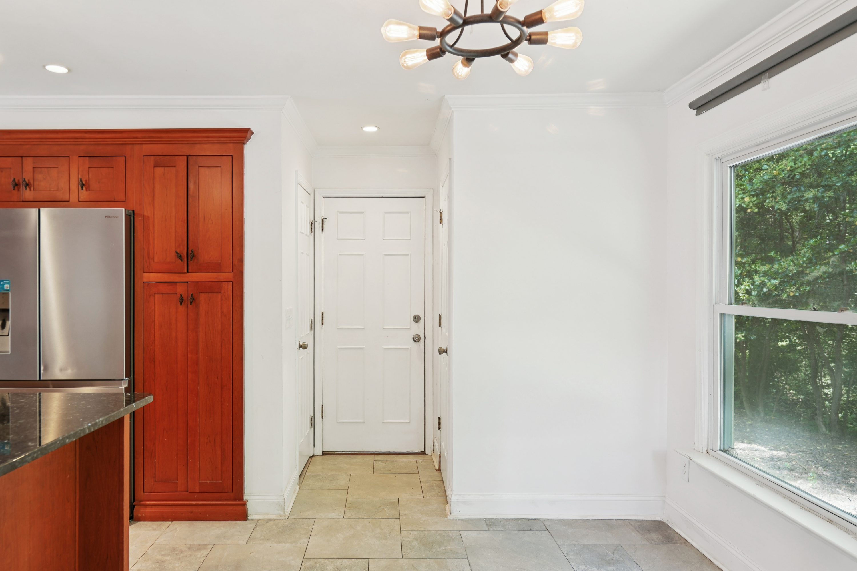 Photo 6 of 30 of 1172 Dogwood Forest Dr NE, Marietta, GA