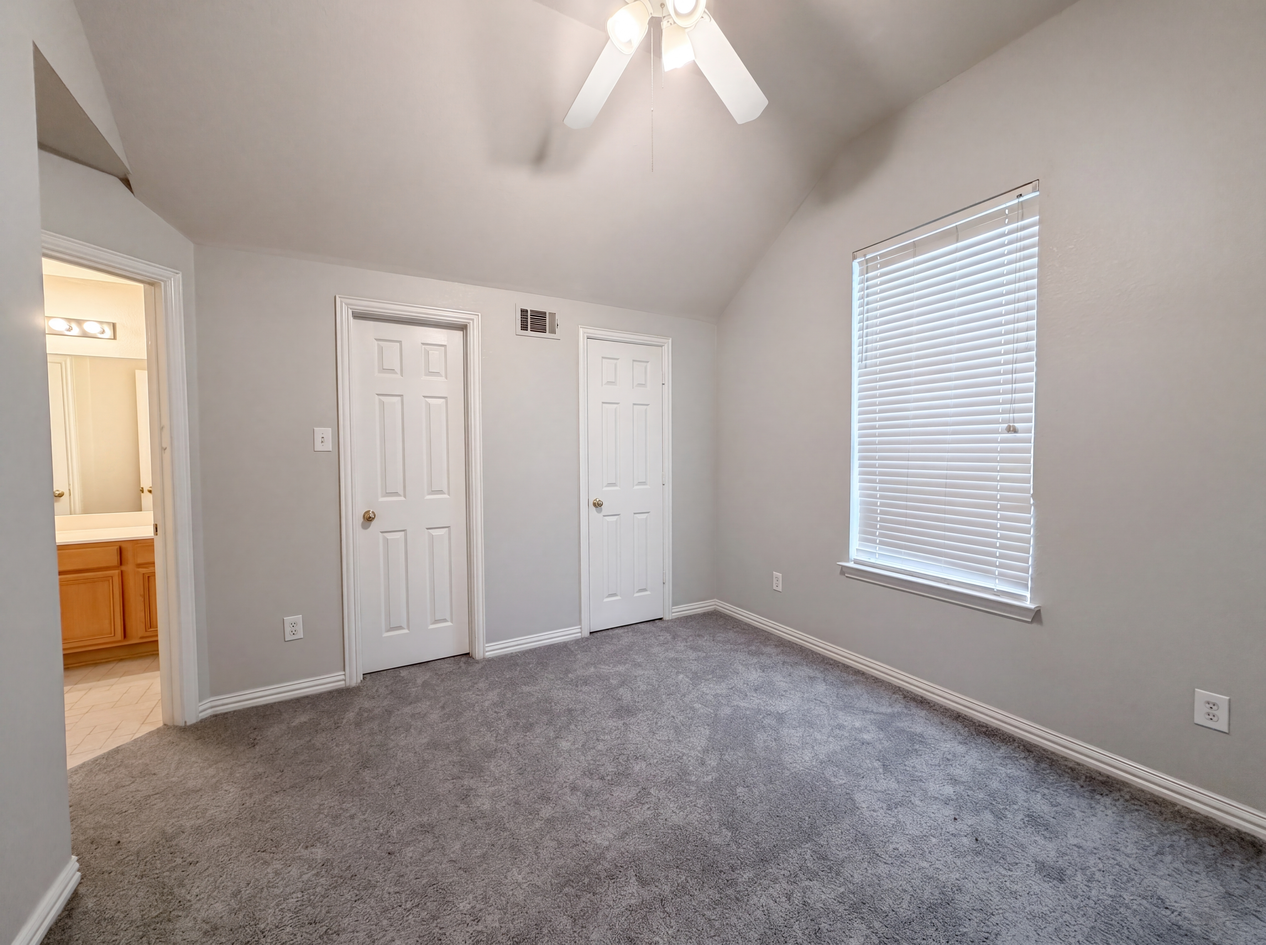 Photo 10 of 19 of 9801 Cedarcrest Dr, Providence Village, TX
