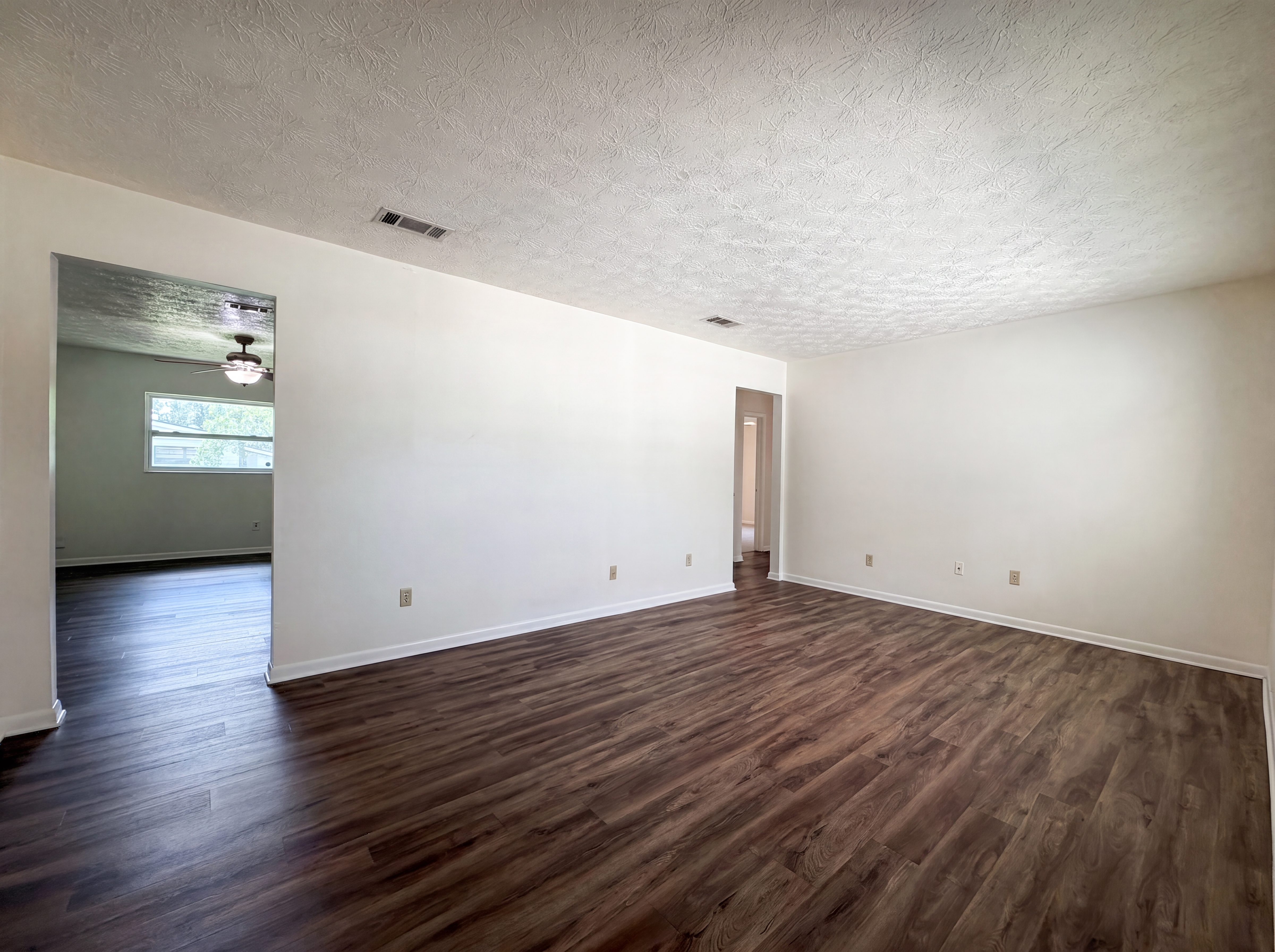 Photo 3 of 24 of 7842 Rondeau Dr E, Jacksonville, FL
