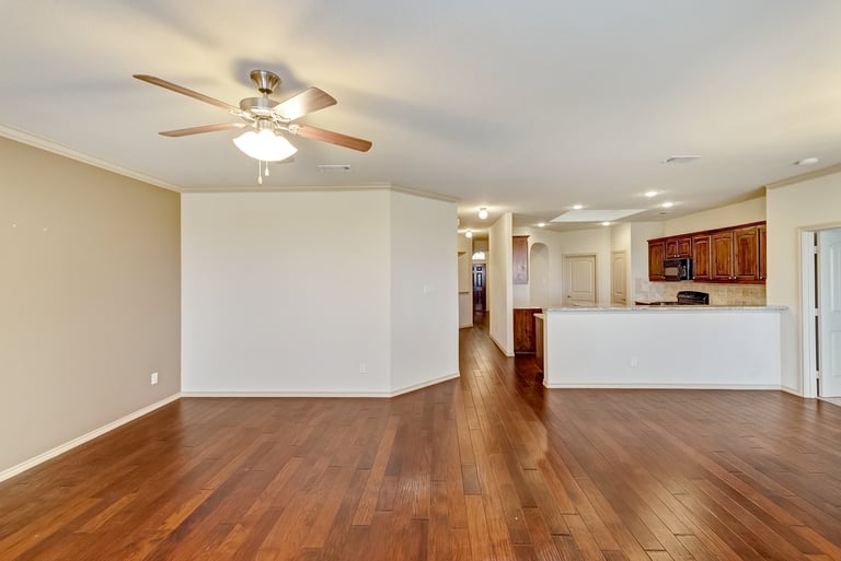 Photo 11 of 28 - 8212 Misty Water Dr, Fort Worth, TX 76131