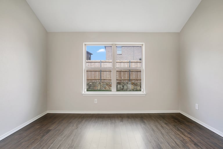 Photo 19 of 26 - 5209 Mirror Lake Dr, Haltom City, TX 76117