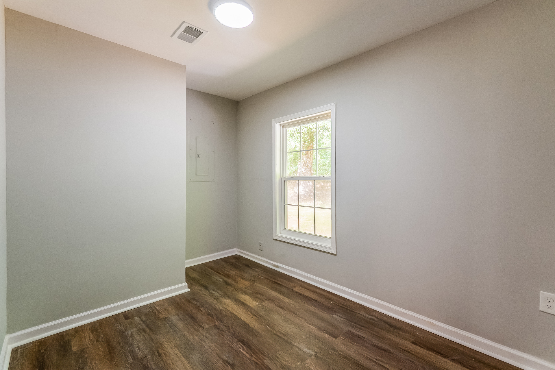 Photo 13 of 20 of 9380 Crystal Ln, Bel Alton, MD