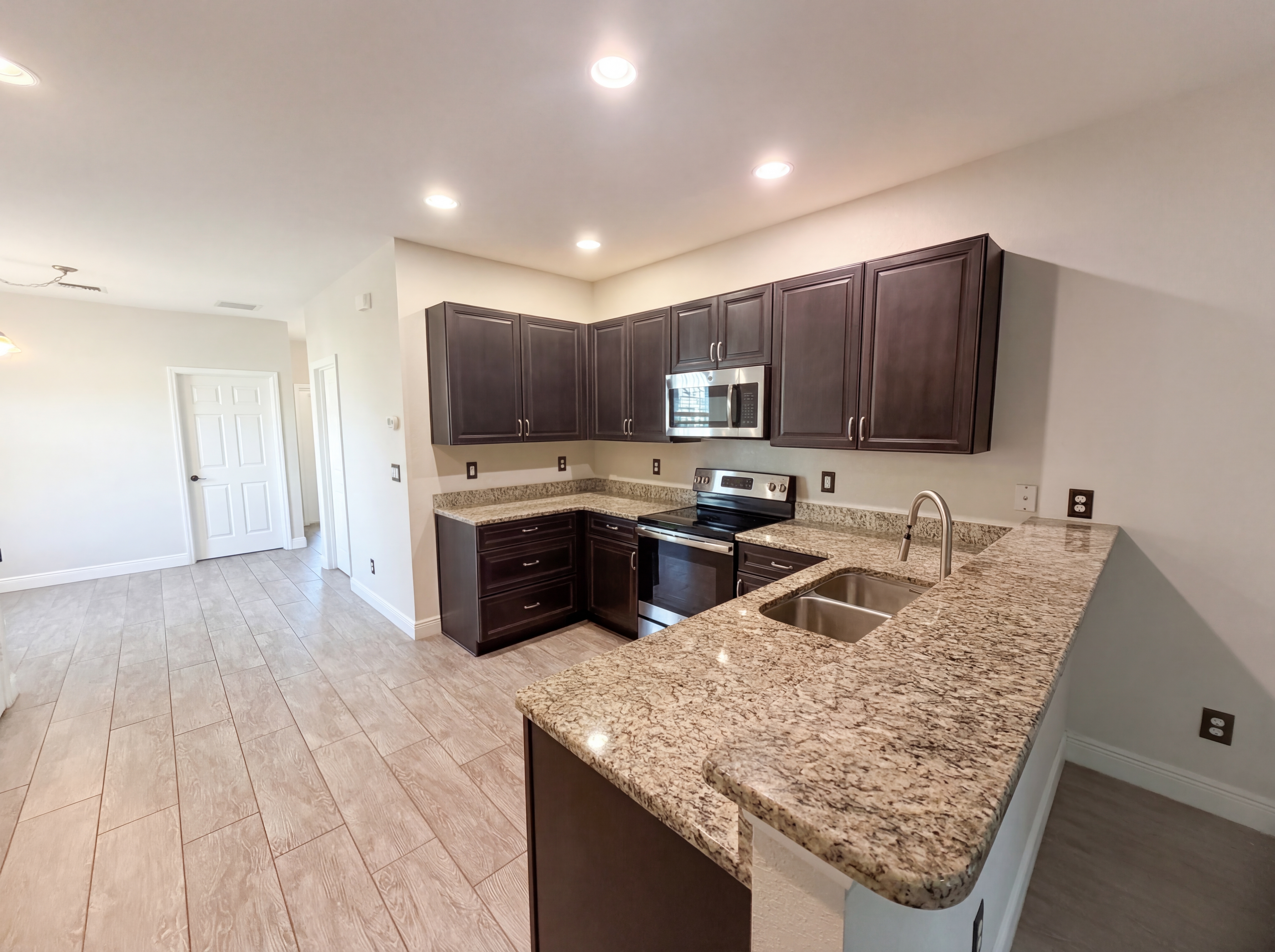 Photo 12 of 20 of 758 NE Hawks Ridge Way, Port Saint Lucie, FL