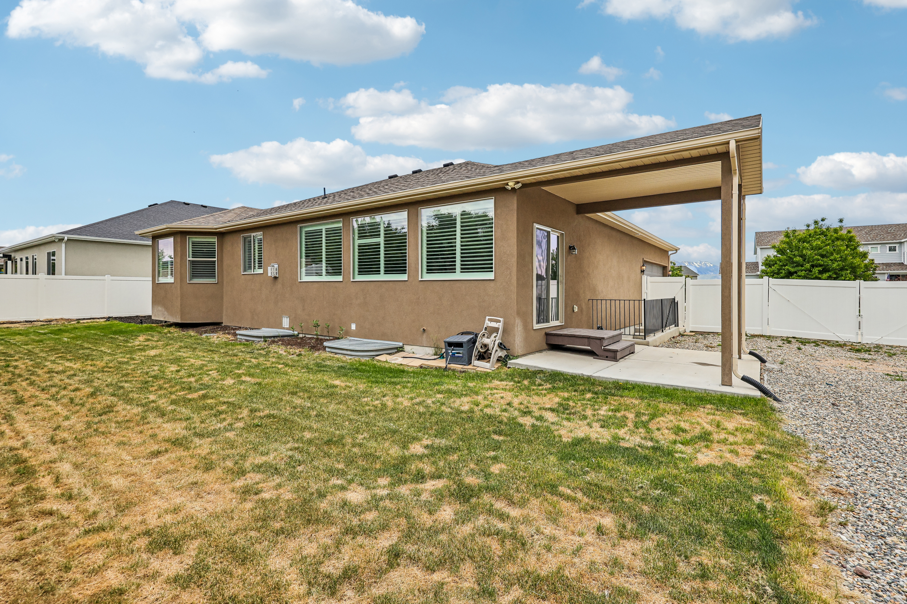 Photo 5 of 41 of 11512 S 4135 W, South Jordan, UT