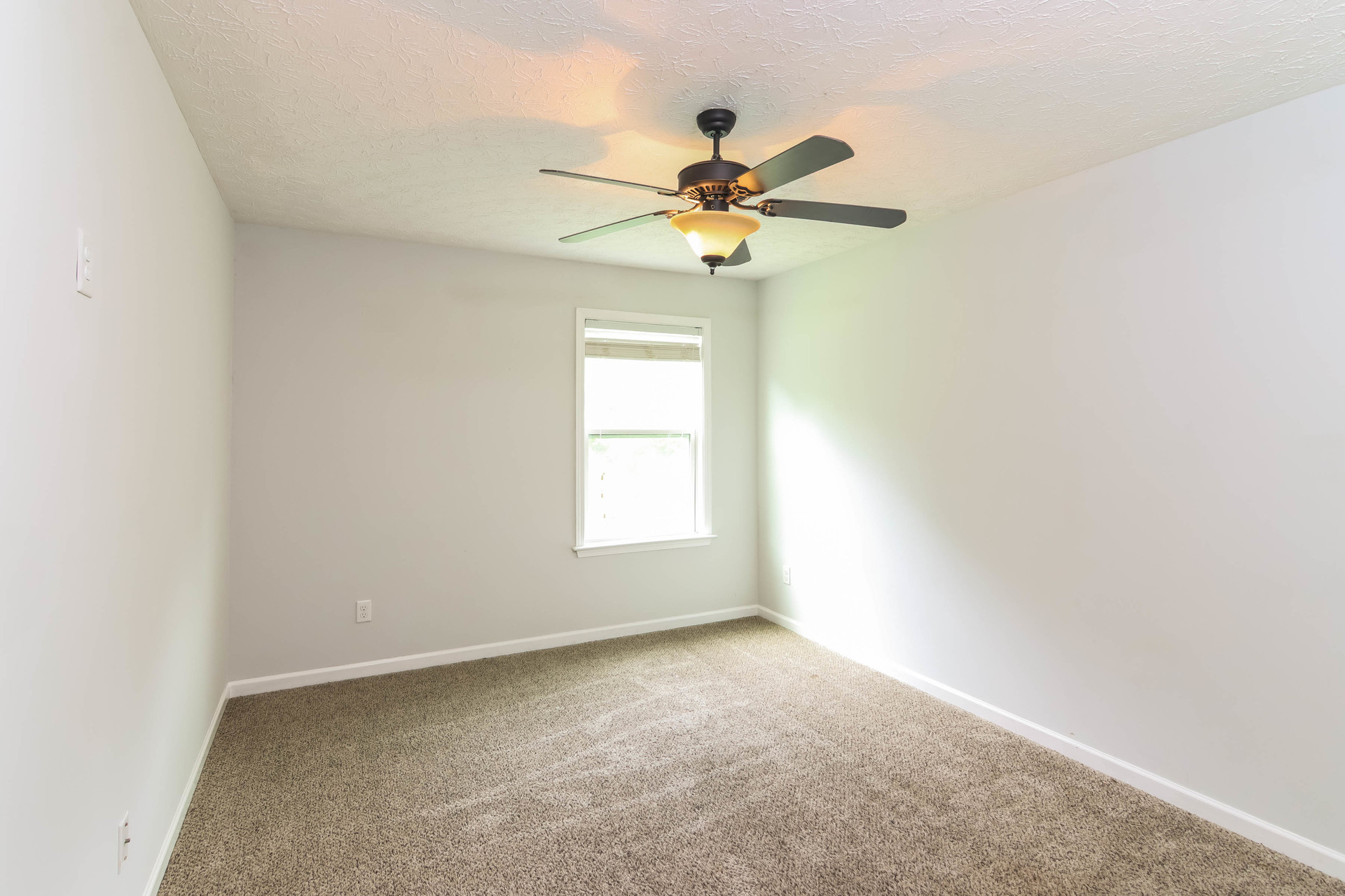 Photo 4 of 22 of 20 Forest Ridge Ln, Phenix City, AL