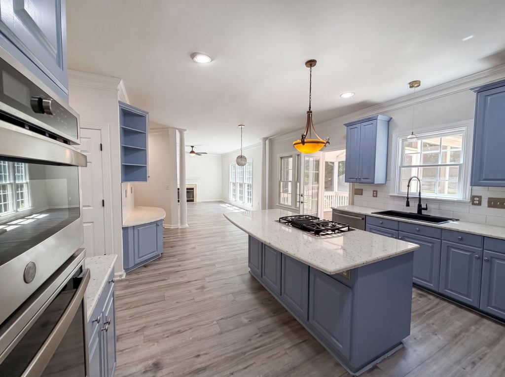 Photo 2 of 22 of 12209 Willingdon Rd, Huntersville, NC