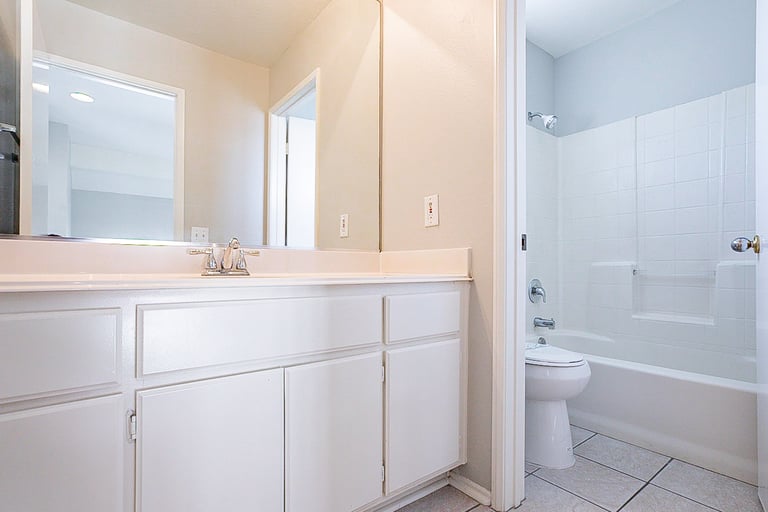 Photo 4 of 30 - 5621 El Palomino Dr, Jurupa Valley, CA 92509