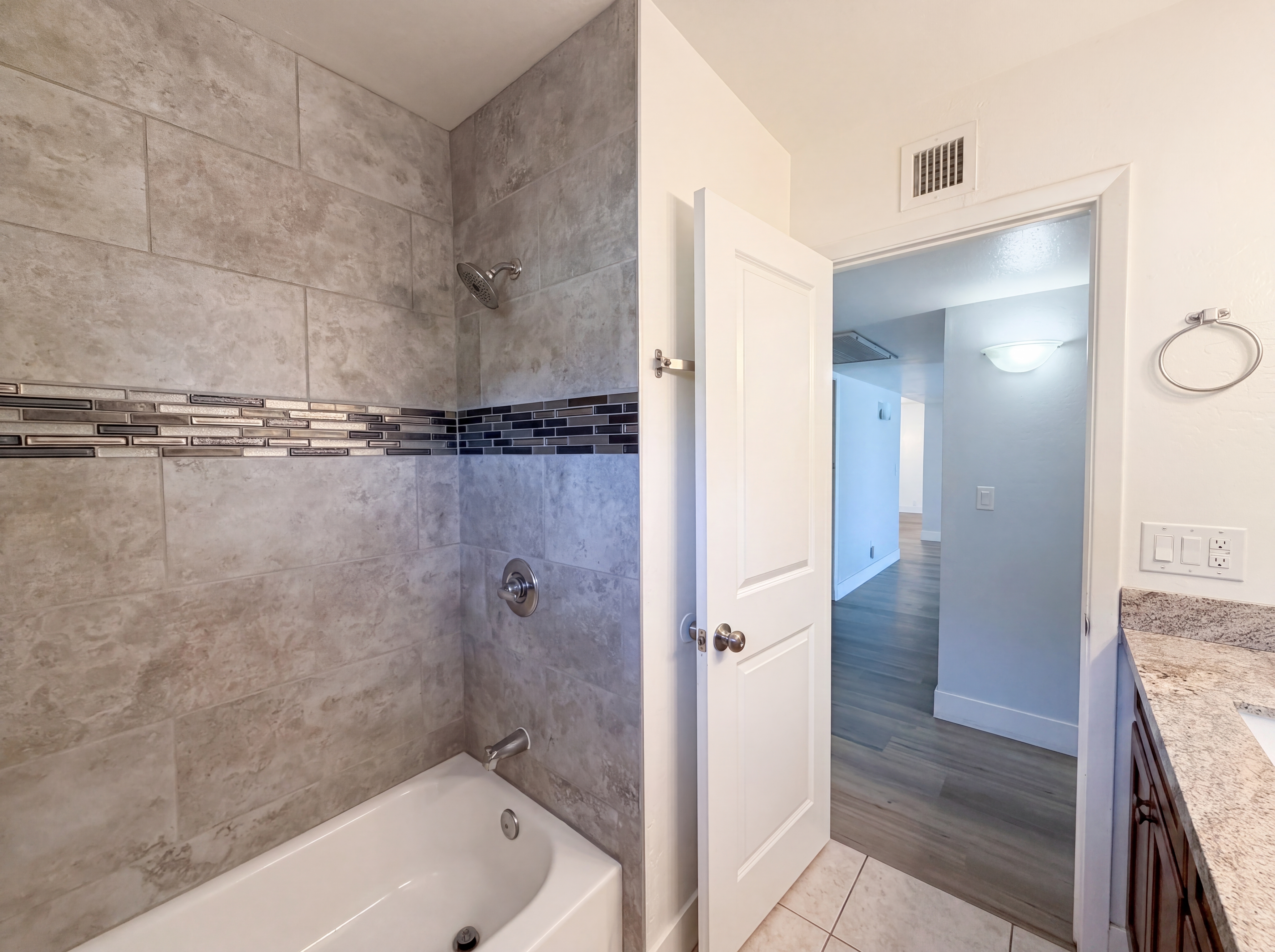 Photo 13 of 22 of 3028 E Marilyn Rd, Phoenix, AZ