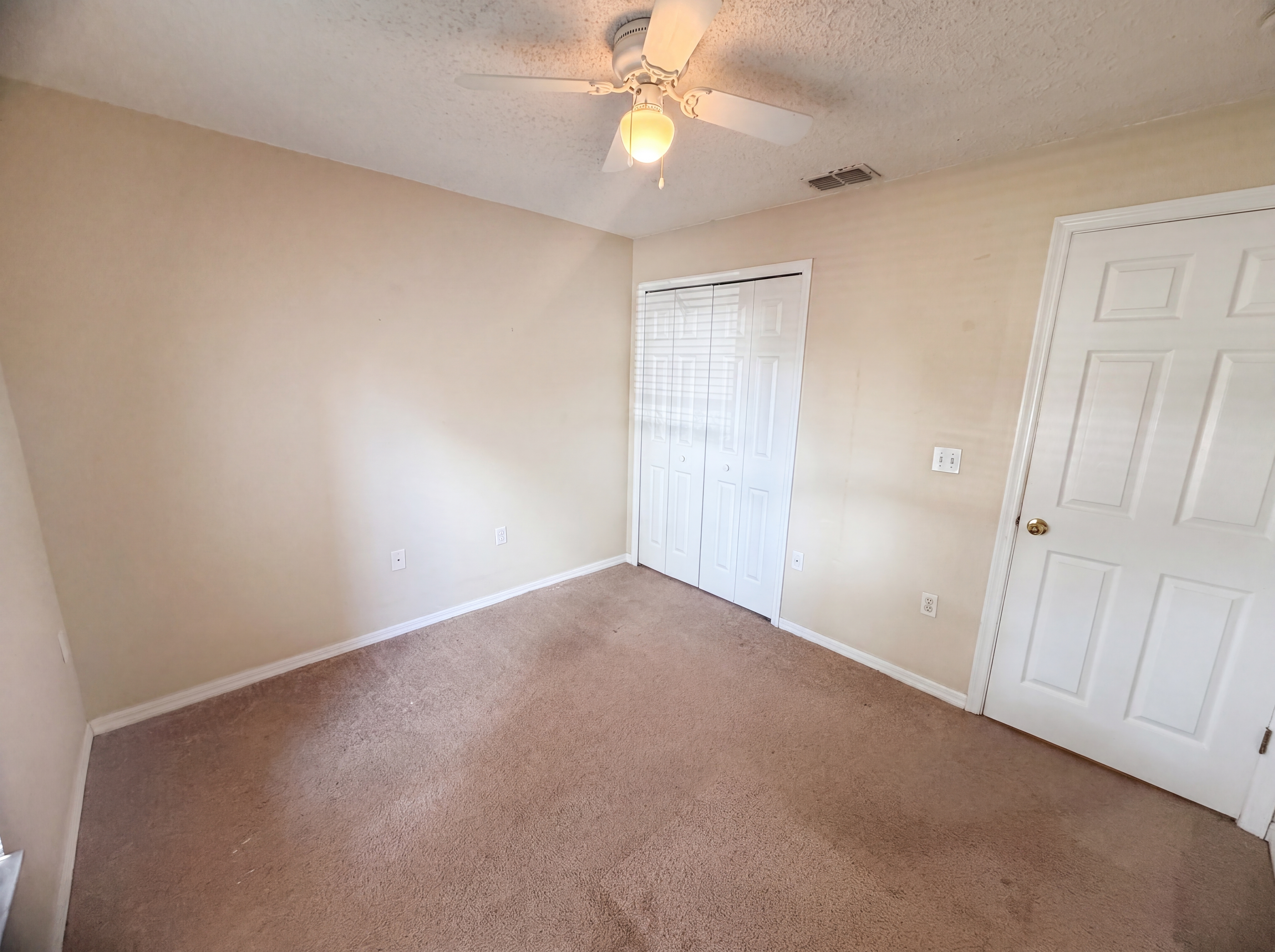 Photo 4 of 28 of 262 SW Panther Trce, Port Saint Lucie, FL