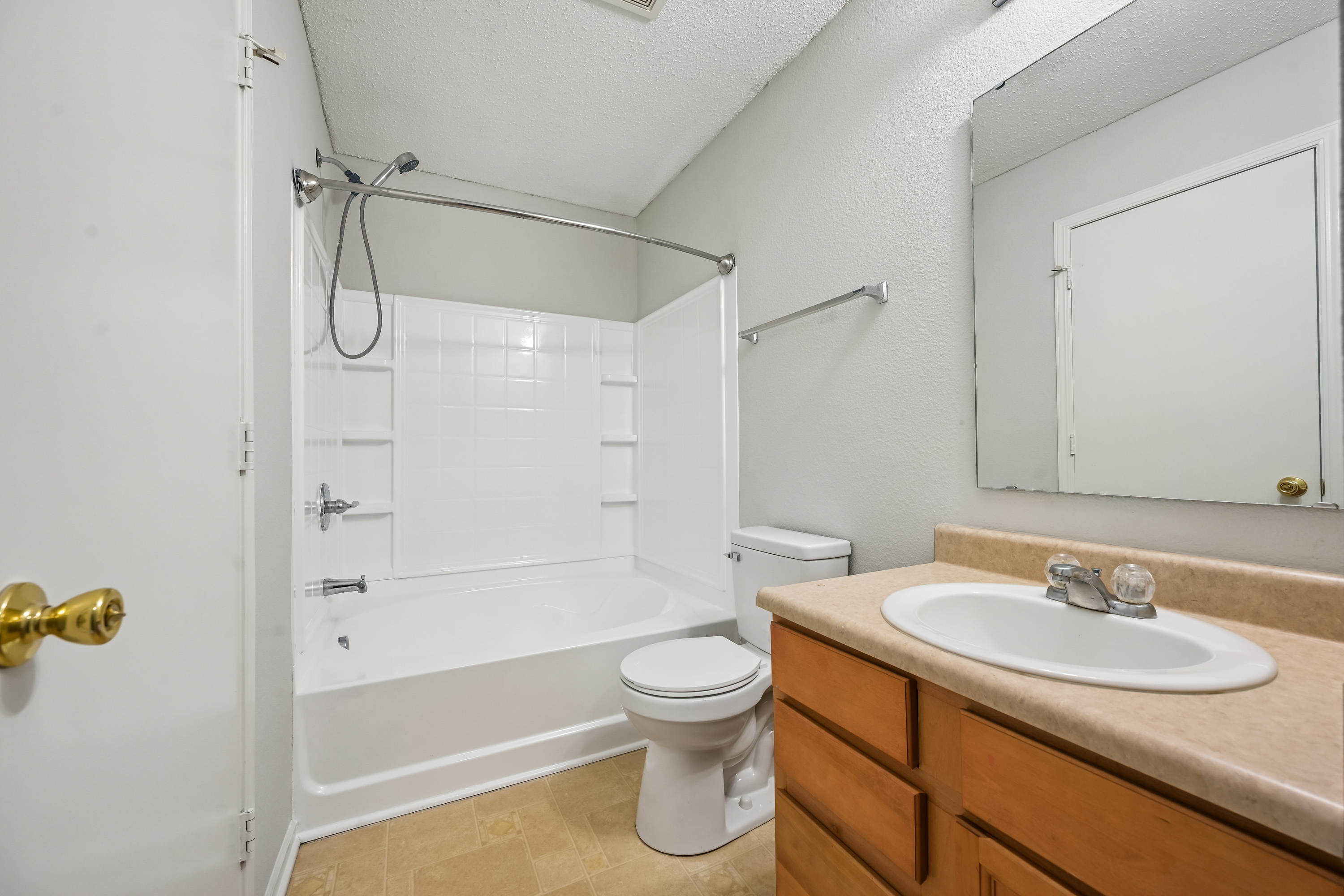 Photo 16 of 29 of 11355 Congaree Way, Indianapolis, IN