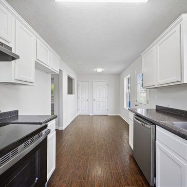 Property photo 2 of 330 Dreamland Ct