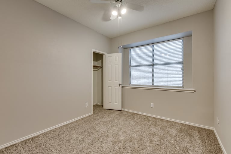 Photo 19 of 21 - 1387 Mimosa Ln, Lewisville, TX 75077