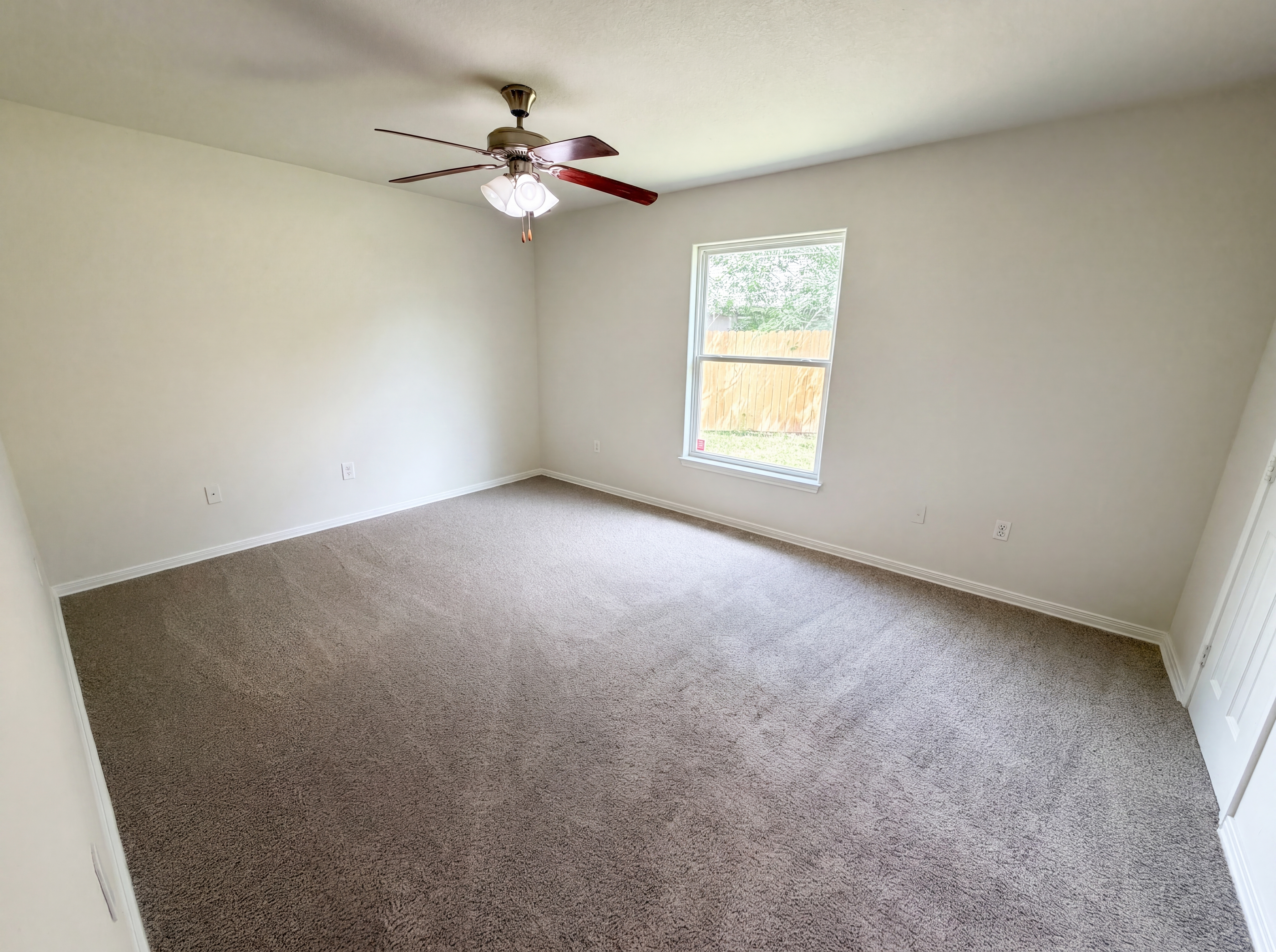 Photo 12 of 16 of 1706 Barlow Trl, Corpus Christi, TX
