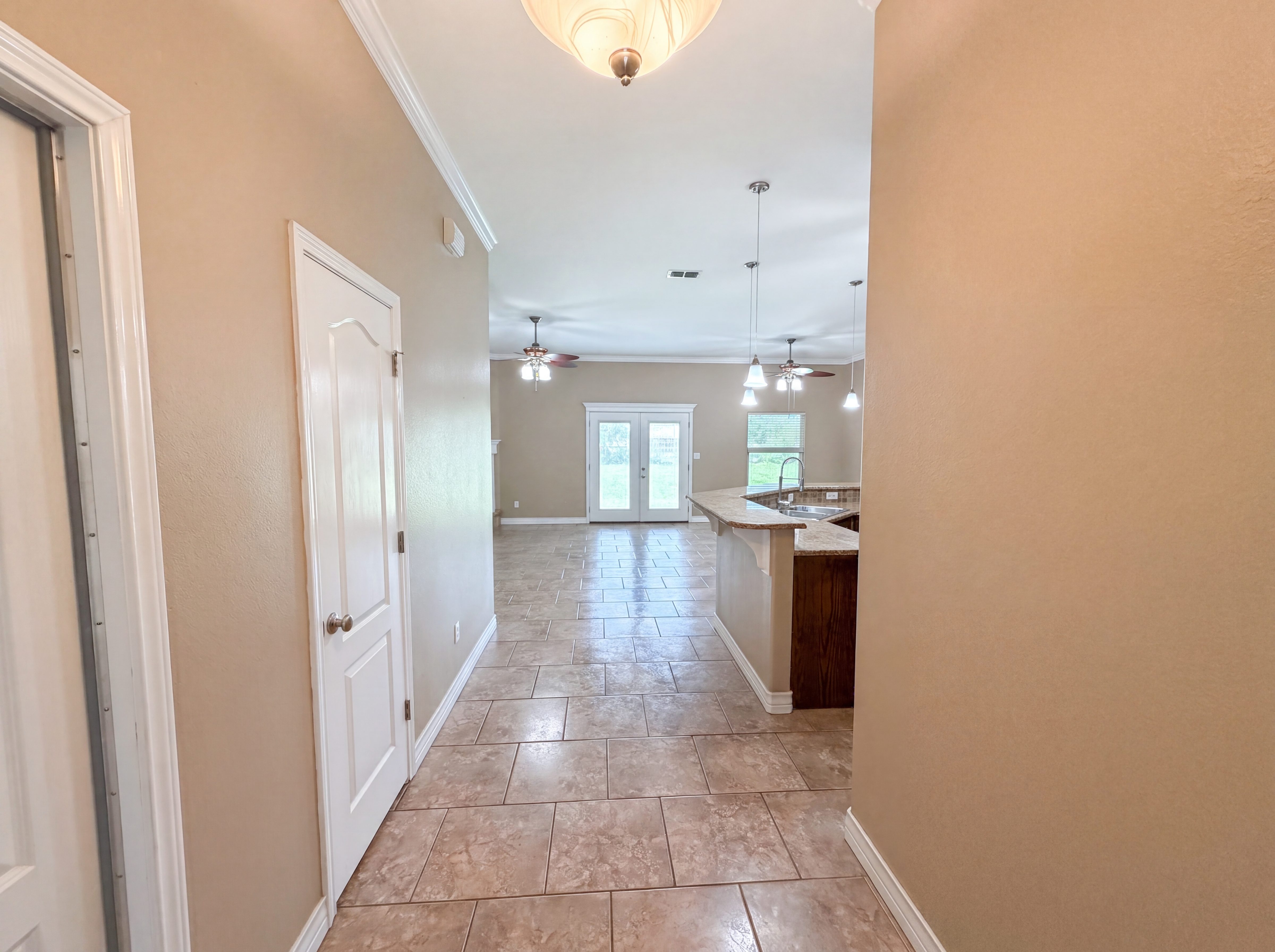 Photo 6 of 16 of 11318 Brendel Ln, Corpus Christi, TX