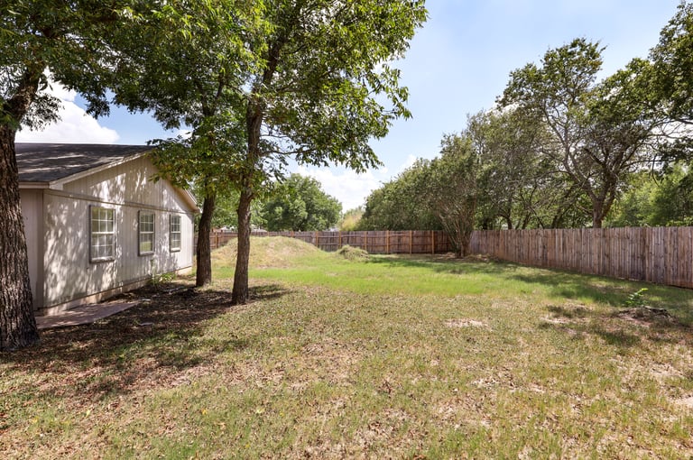 Photo 24 of 30 - 1404 Stanwood Ave, Cleburne, TX 76033