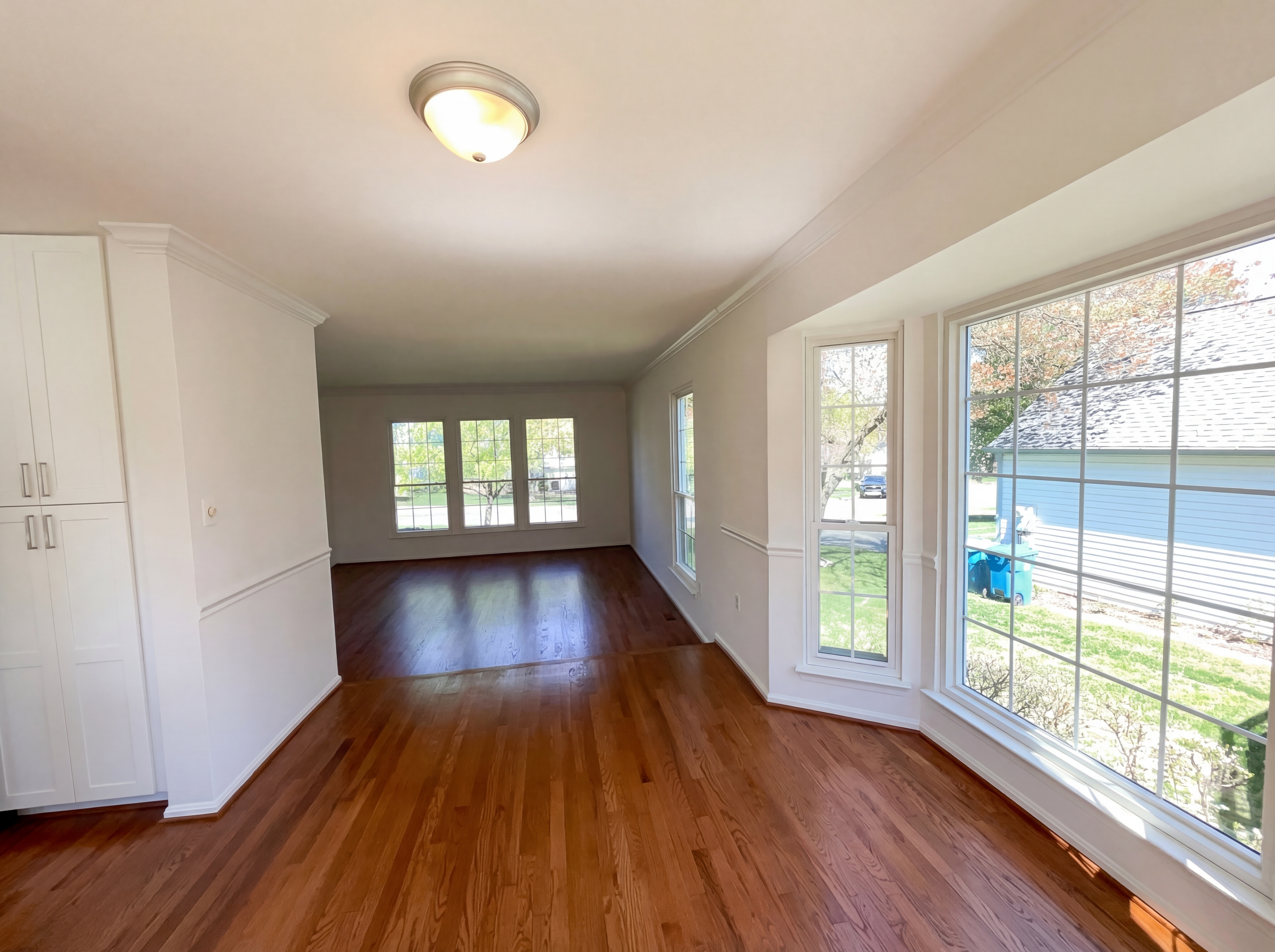 Photo 16 of 48 of 13907 Castle Ct, Chantilly, VA