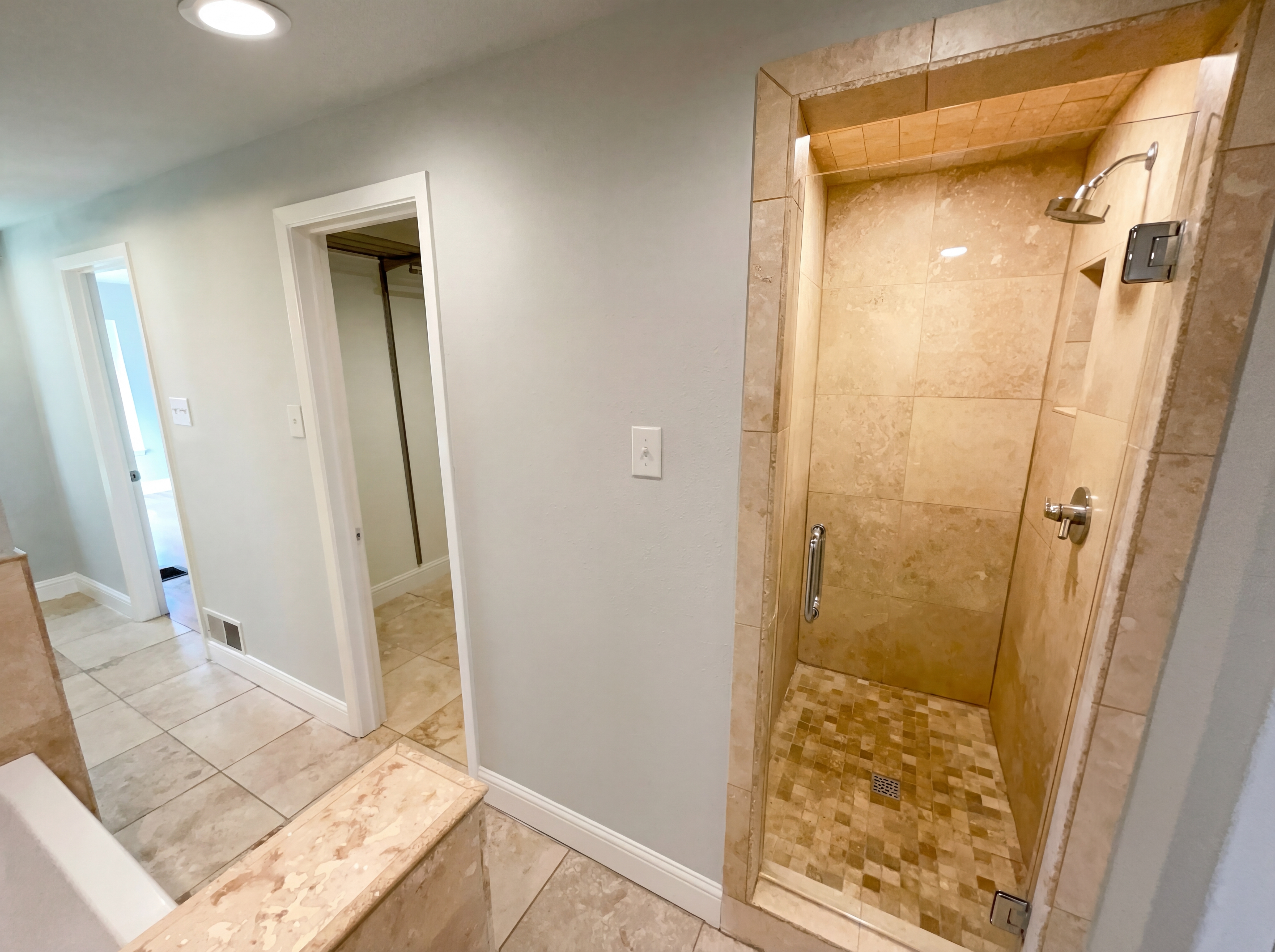 Photo 13 of 18 of 4106 Walnut Hill Ln, Dallas, TX