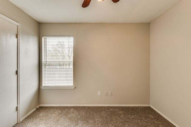 Photo 20 of 27 - 564 Dylan Ct, Azle, TX 76020