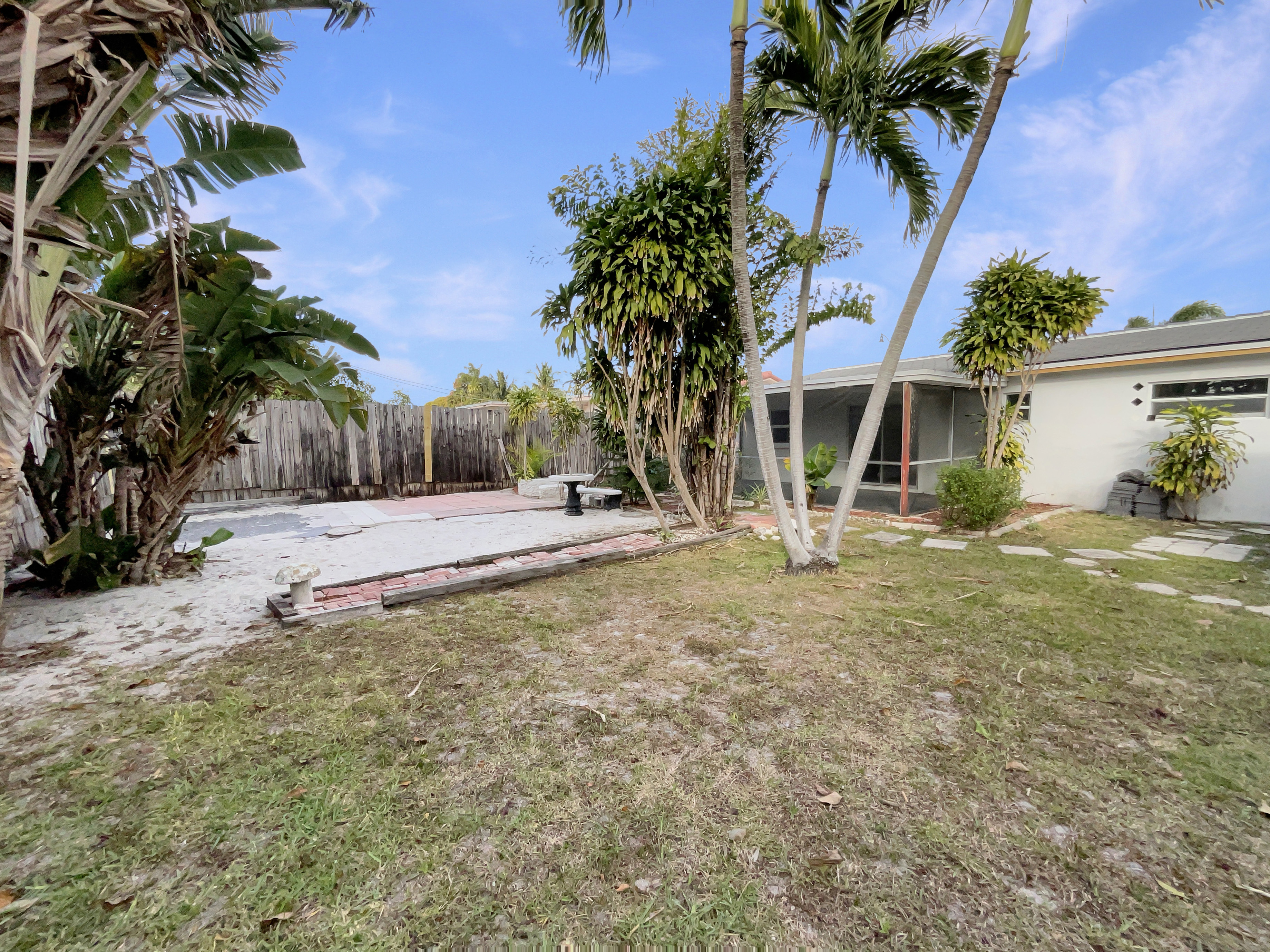 Photo 8 of 20 of 3765 NE 12th Ter, Pompano Beach, FL