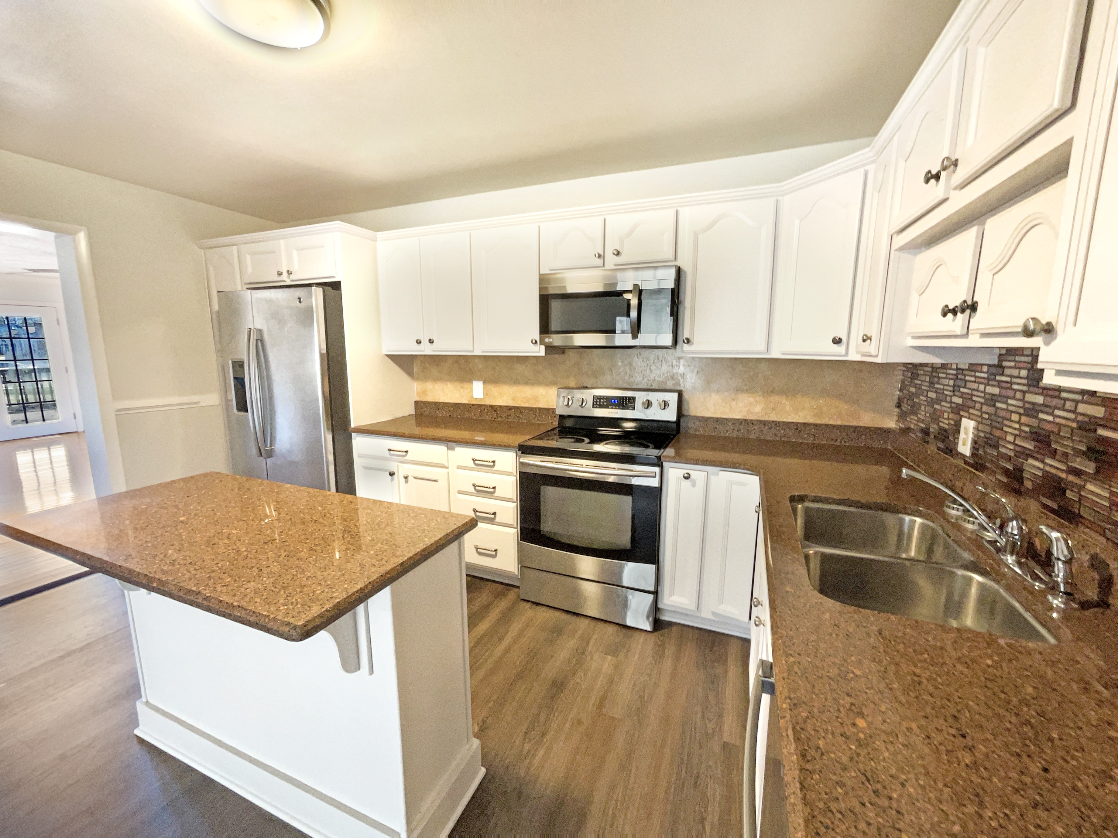 Photo 6 of 30 of 2807 Clingman St, Hopewell, VA