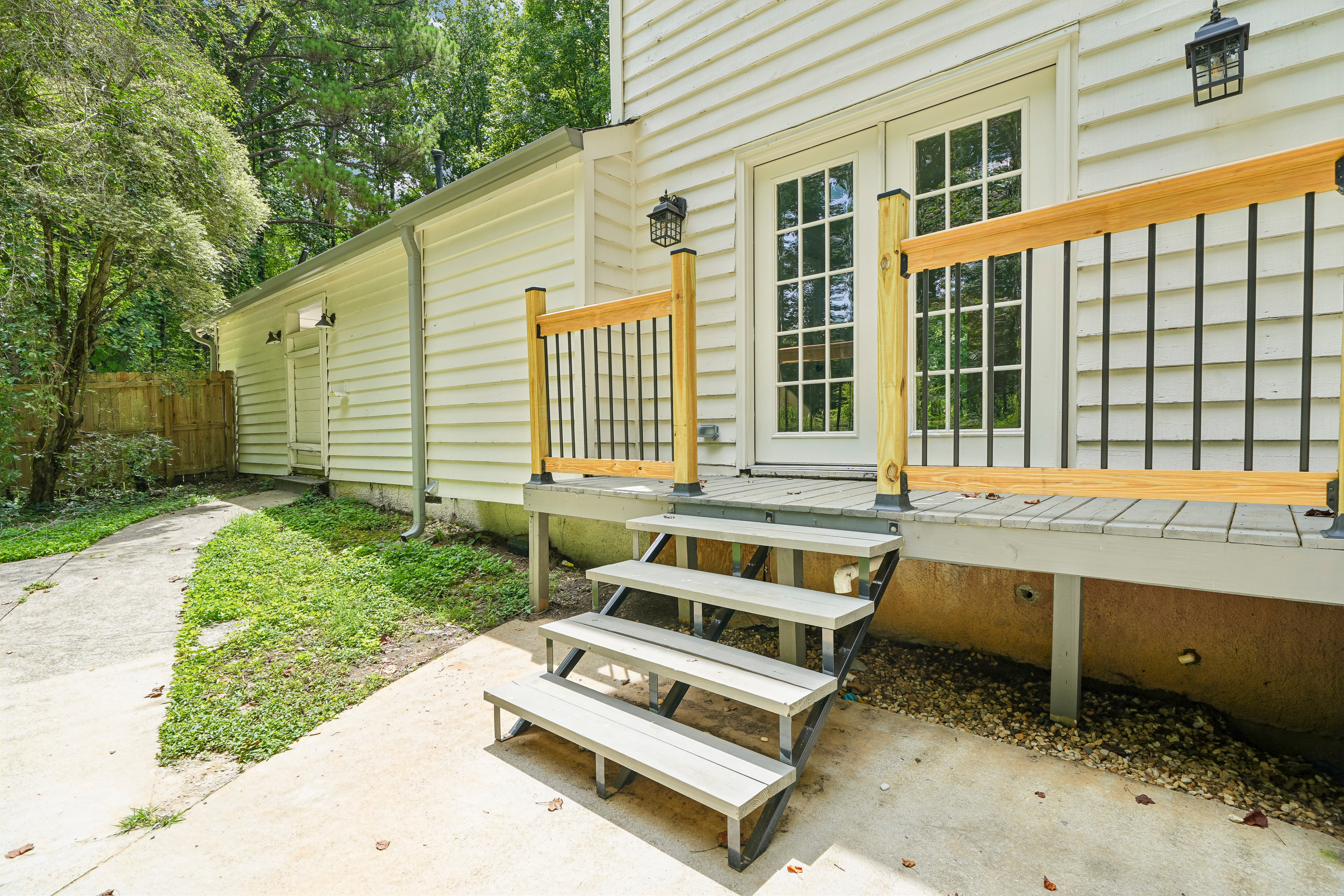 Photo 40 of 47 of 630 Benson Hurst Dr SW, Mableton, GA