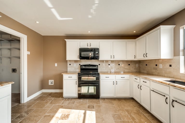 Photo 9 of 38 - 2732 Peach Dr, Little Elm, TX 75068
