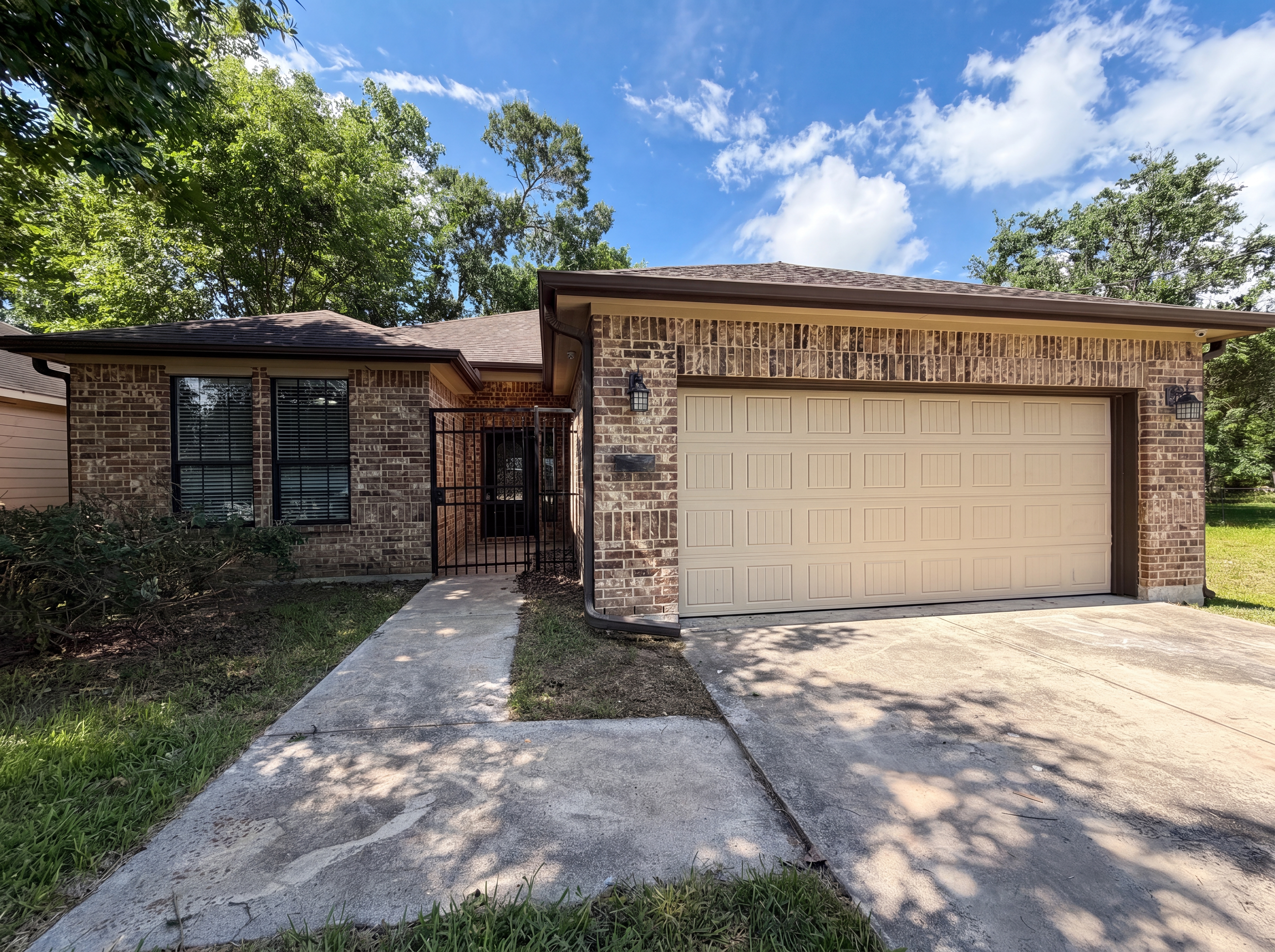Photo 18 of 19 of 4516 White Rock St, Houston, TX