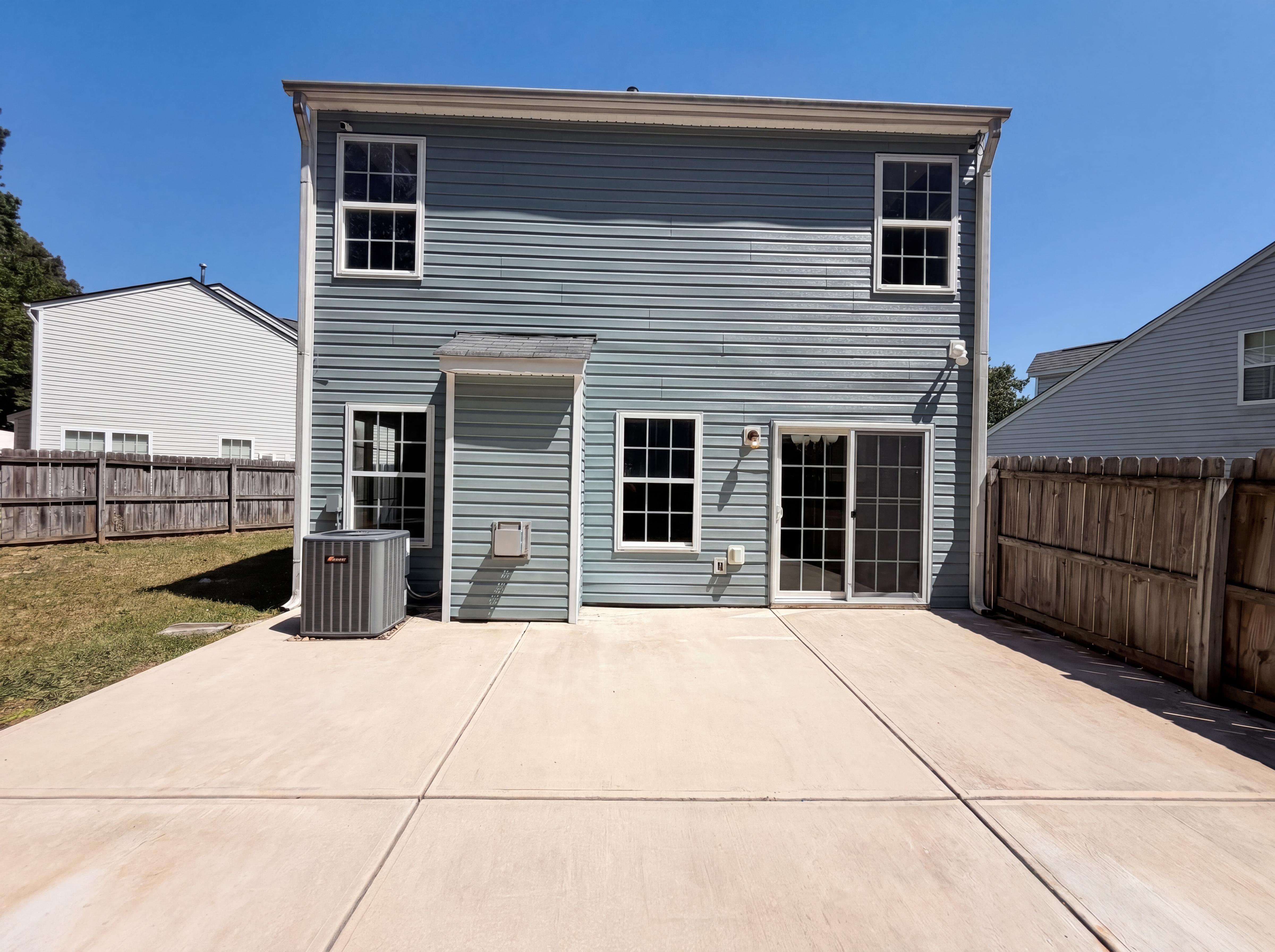 Photo 5 of 17 of 6005 Silkwater Ct, Raleigh, NC