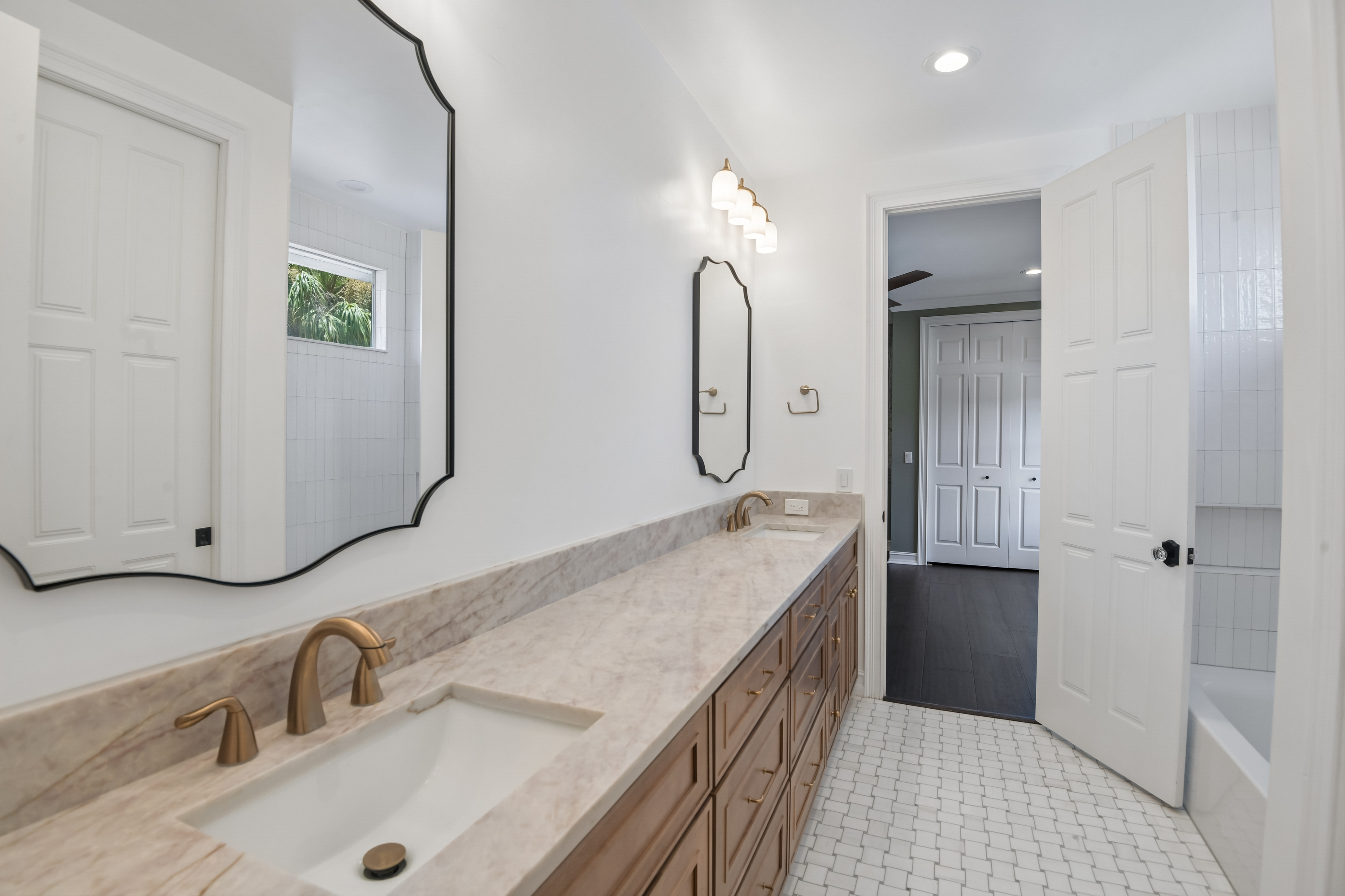 Photo 32 of 62 of 5105 W Neptune Way, Tampa, FL