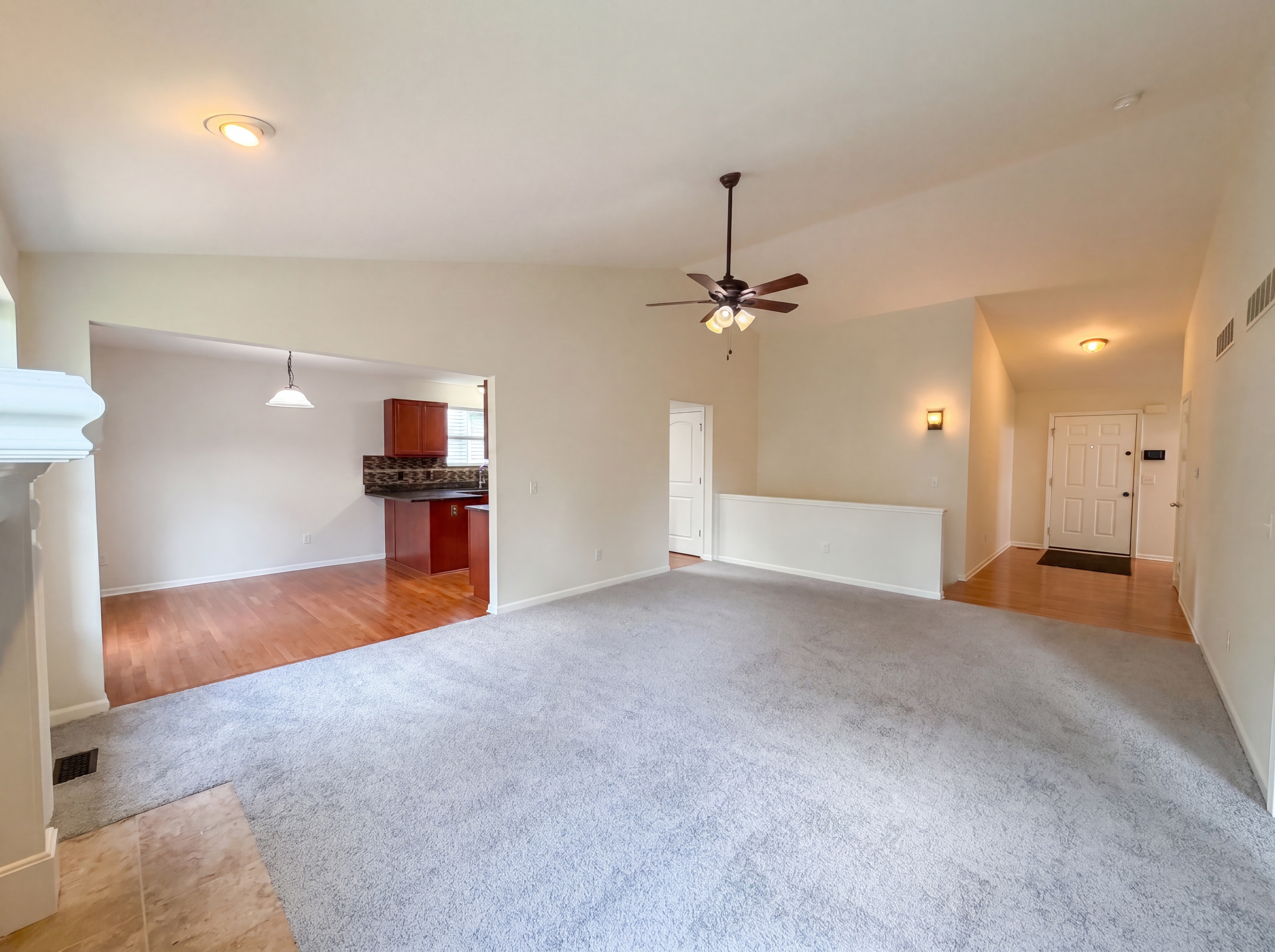 Photo 9 of 21 of 5988 Treetops Dr, Romulus, MI