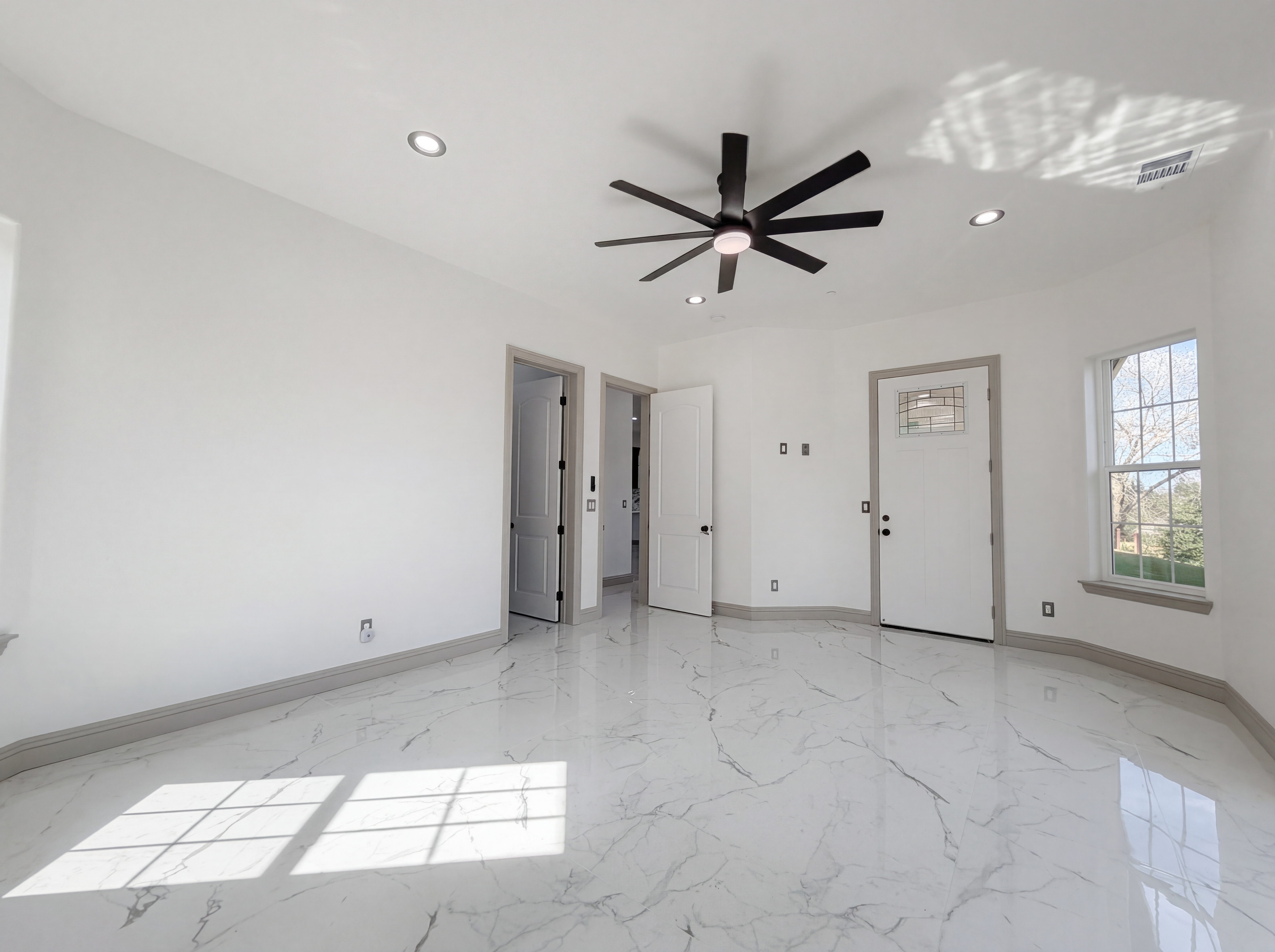 Photo 4 of 60 of 14537 Mira Vista Ln, Lockeford, CA