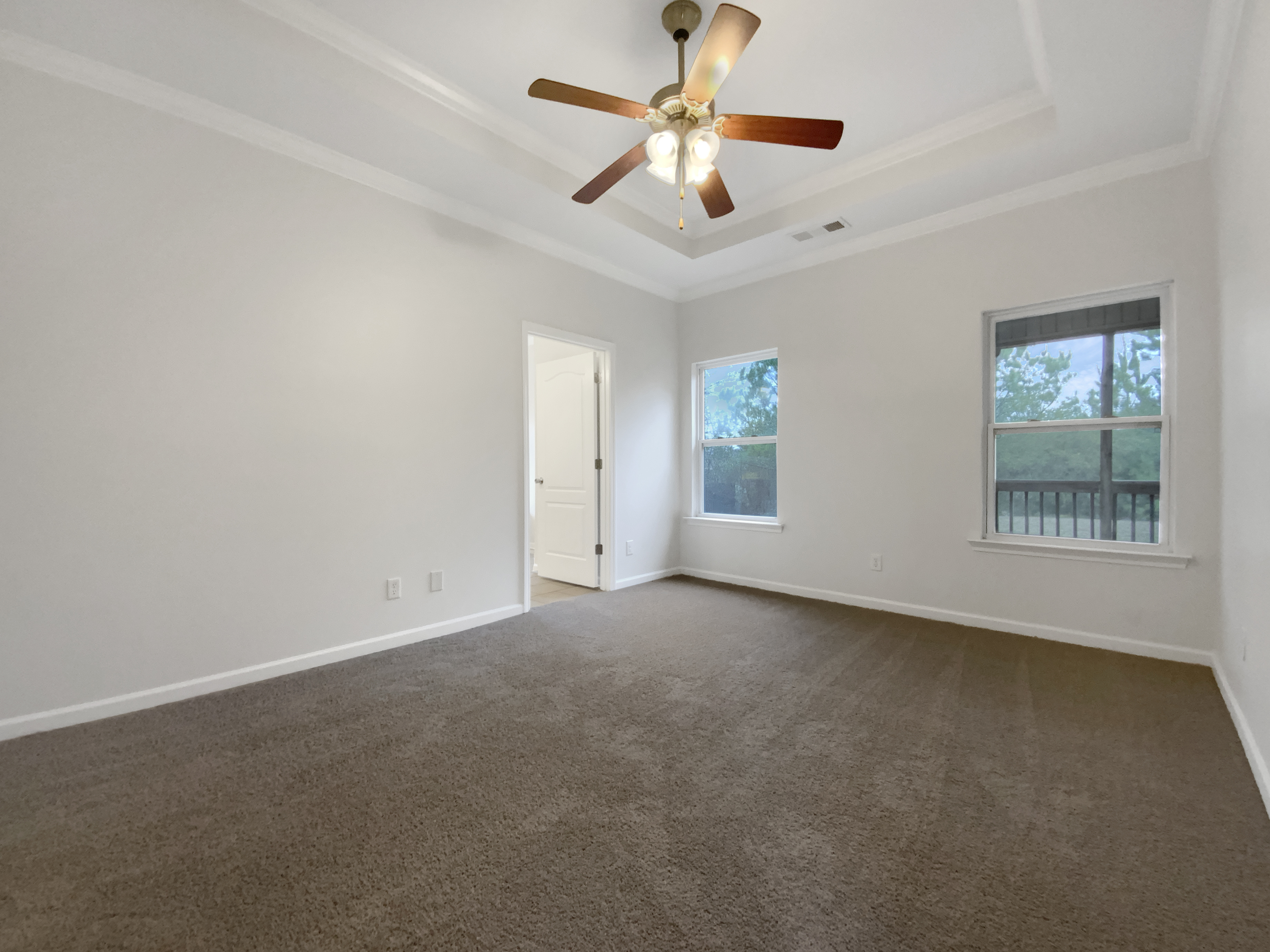 Photo 4 of 19 of 4555 Rosser Loop Dr, Bessemer, AL
