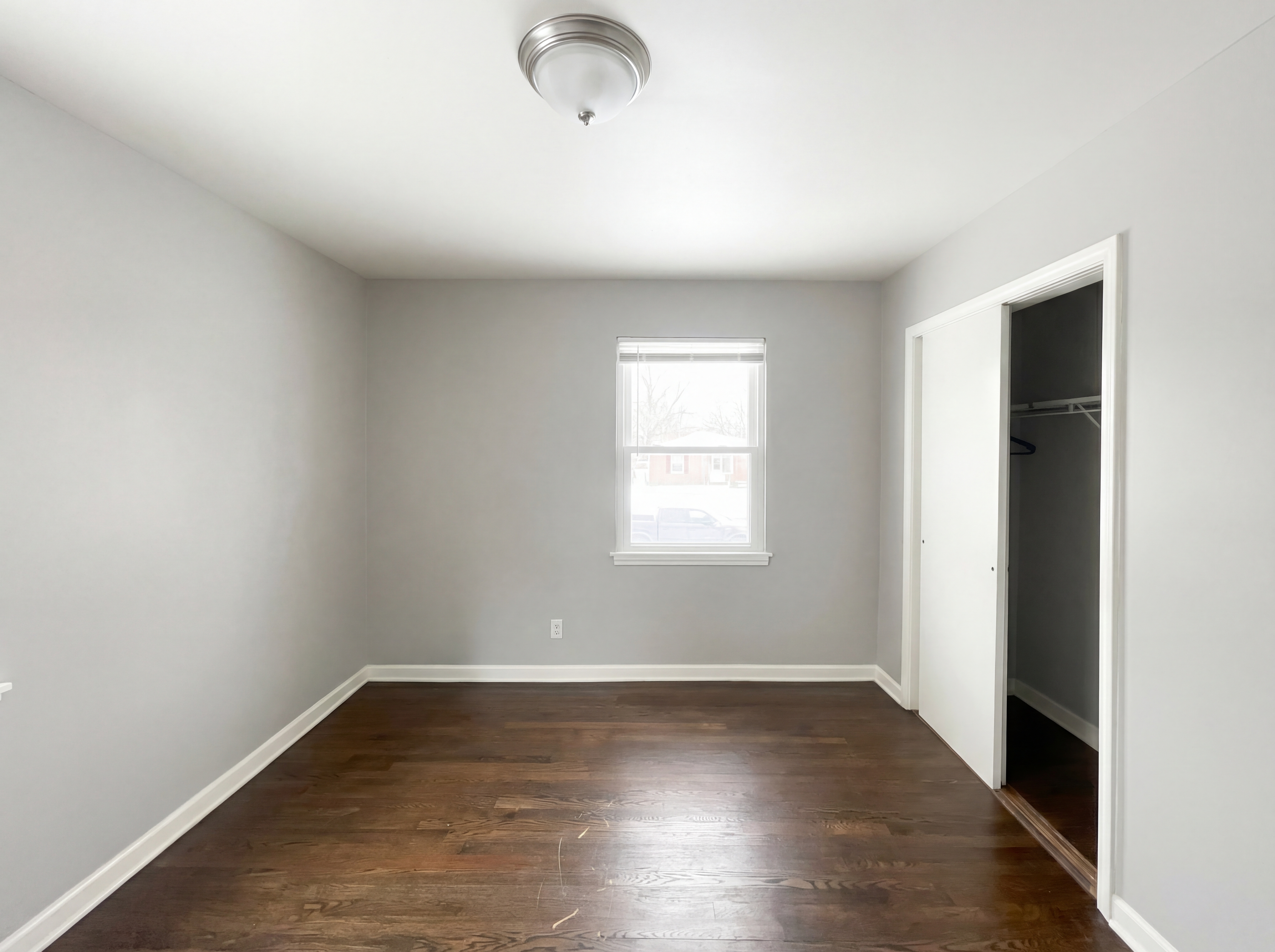 Photo 9 of 17 of 715 E 72nd Ter, Kansas City, MO