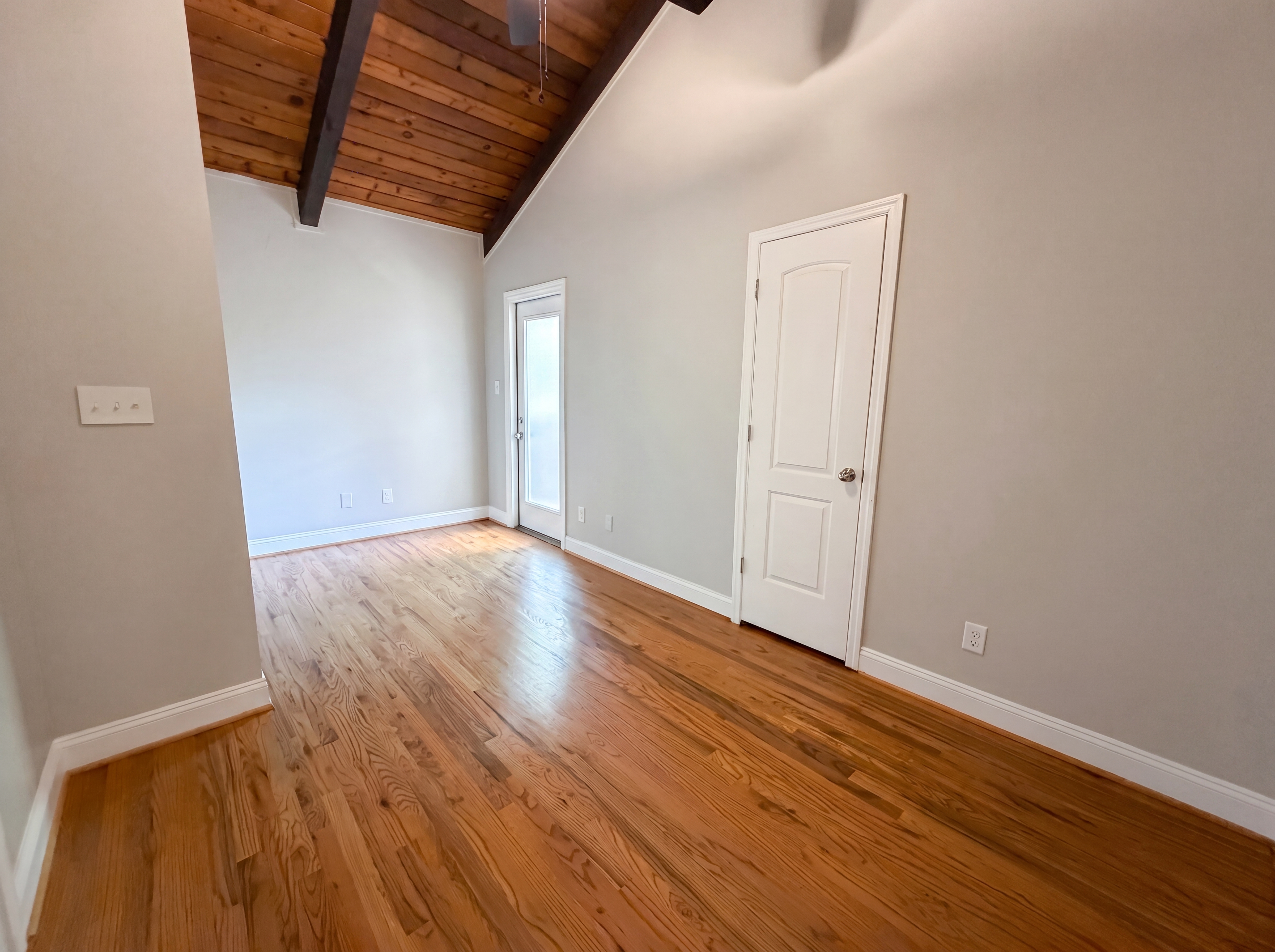 Photo 12 of 27 of 2801 Shades Crest Rd, Vestavia Hills, AL