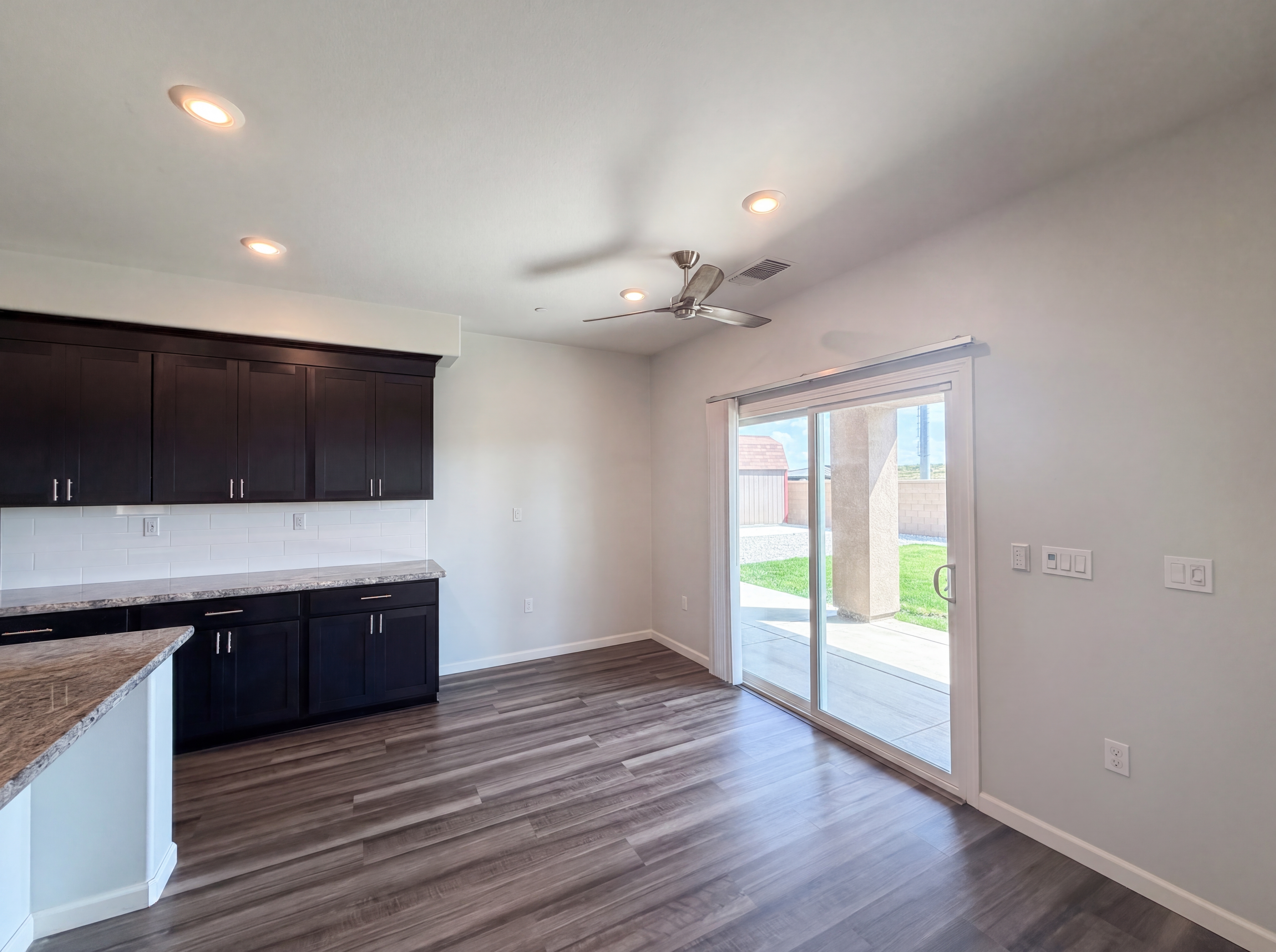 Photo 10 of 54 of 1187 Bordeaux Ct, Olivehurst, CA