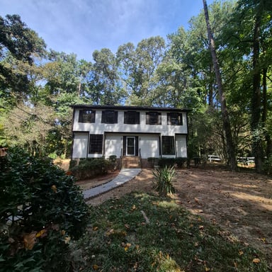 Property photo 1 of 2201 Brookfield Cir