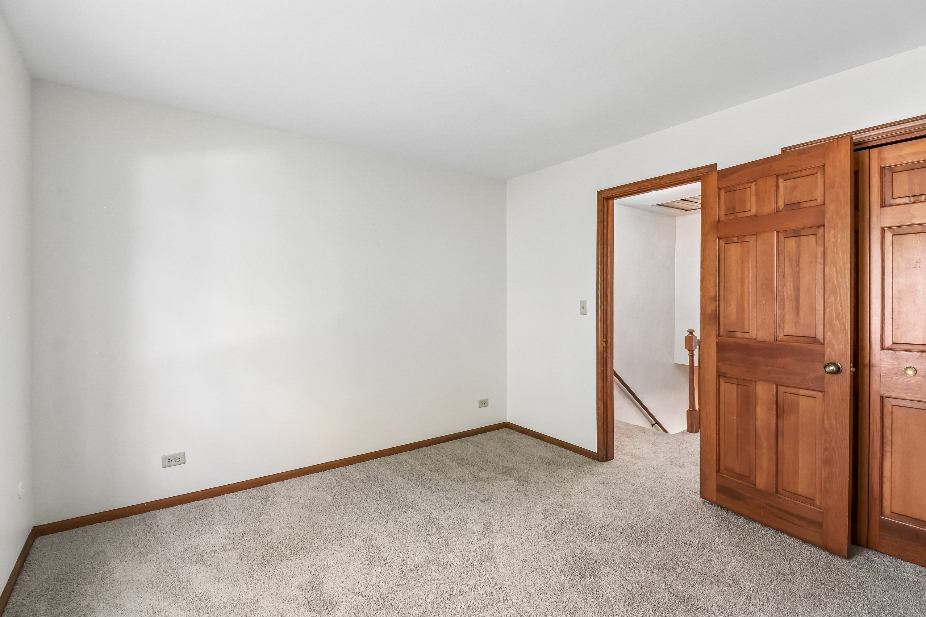 Photo 23 of 41 of 733 Buttonwood Cir, Naperville, IL