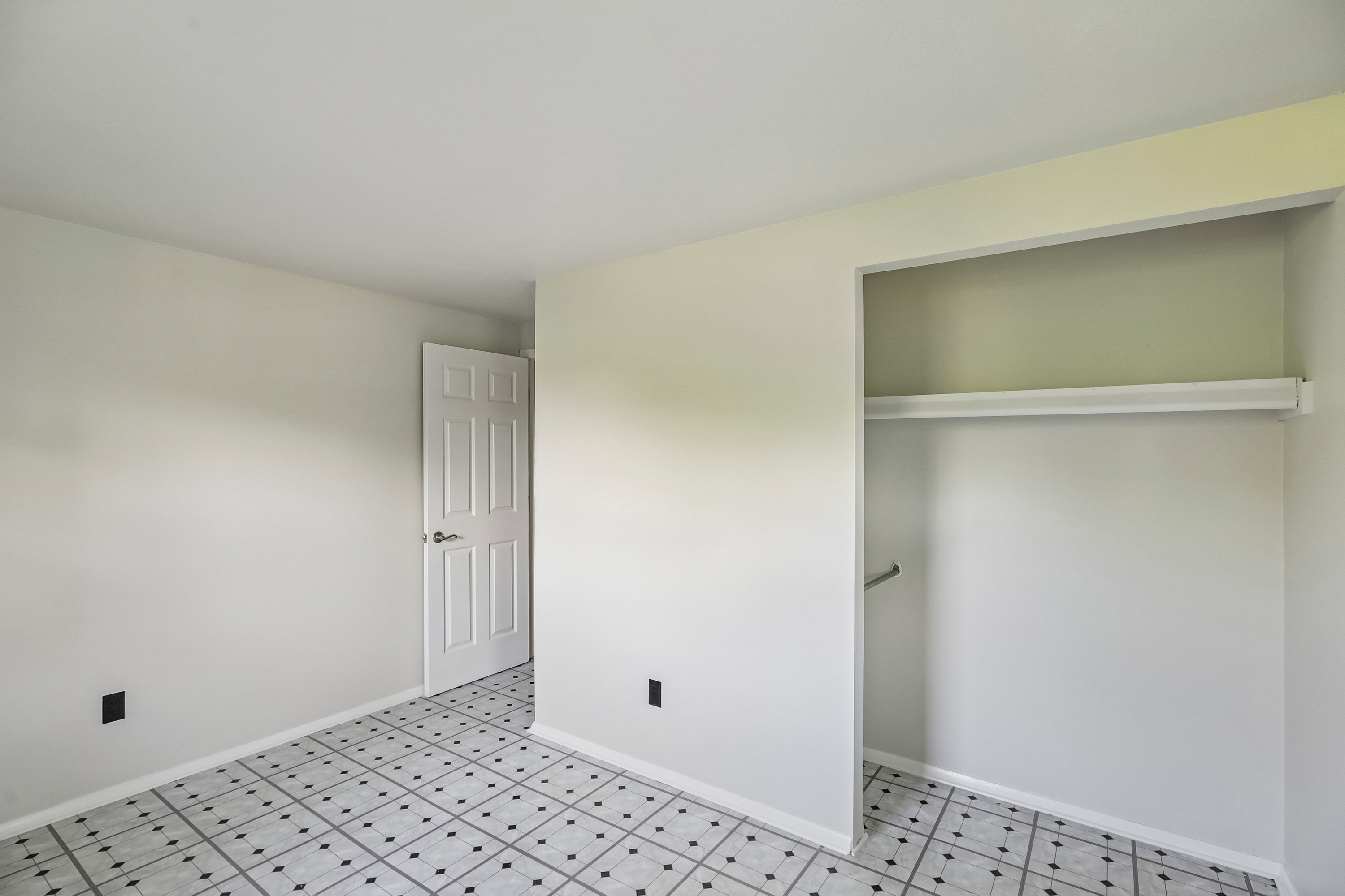 Photo 14 of 39 of 6423 Luton Ct, Dayton, OH