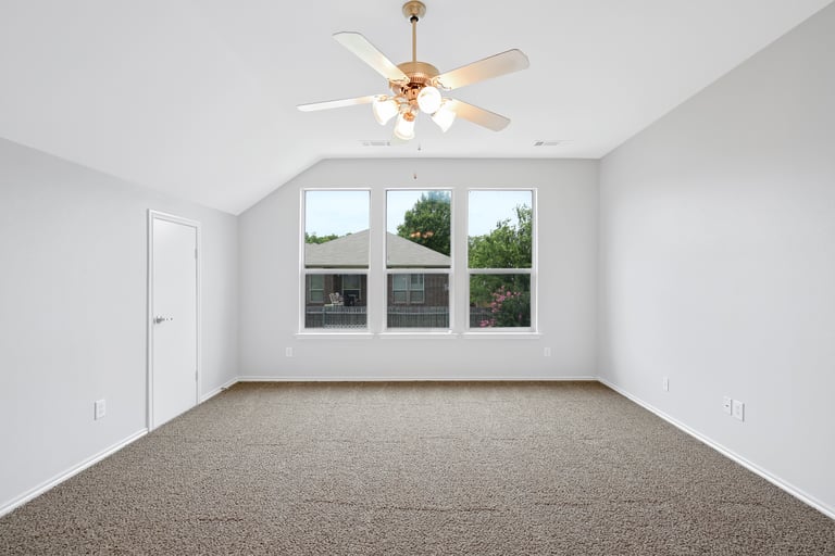 Photo 22 of 30 - 5813 Pearl Oyster Ln, Fort Worth, TX 76179