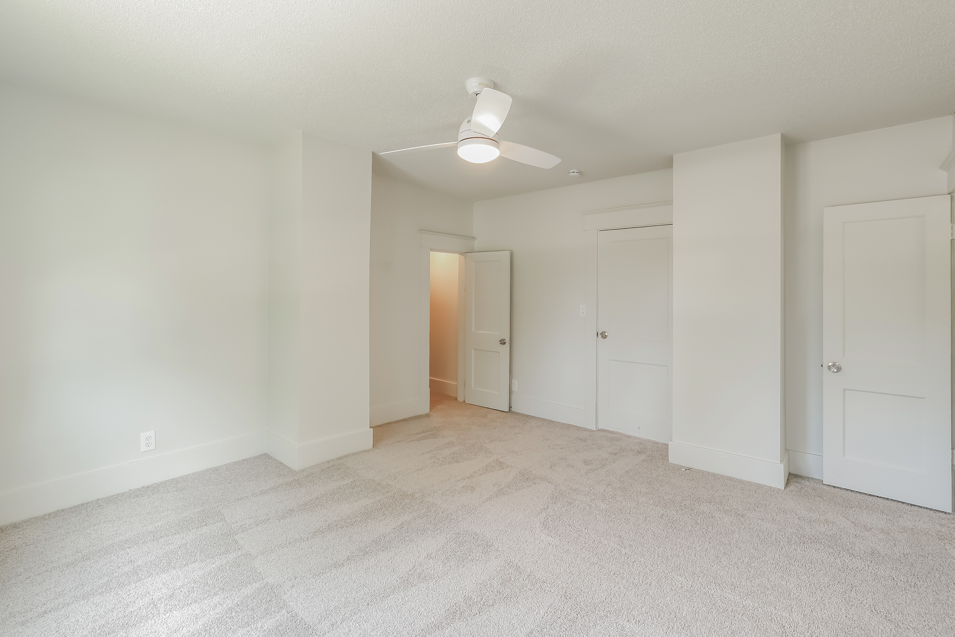 Photo 9 of 21 of 701 E Peoria St, Paola, KS