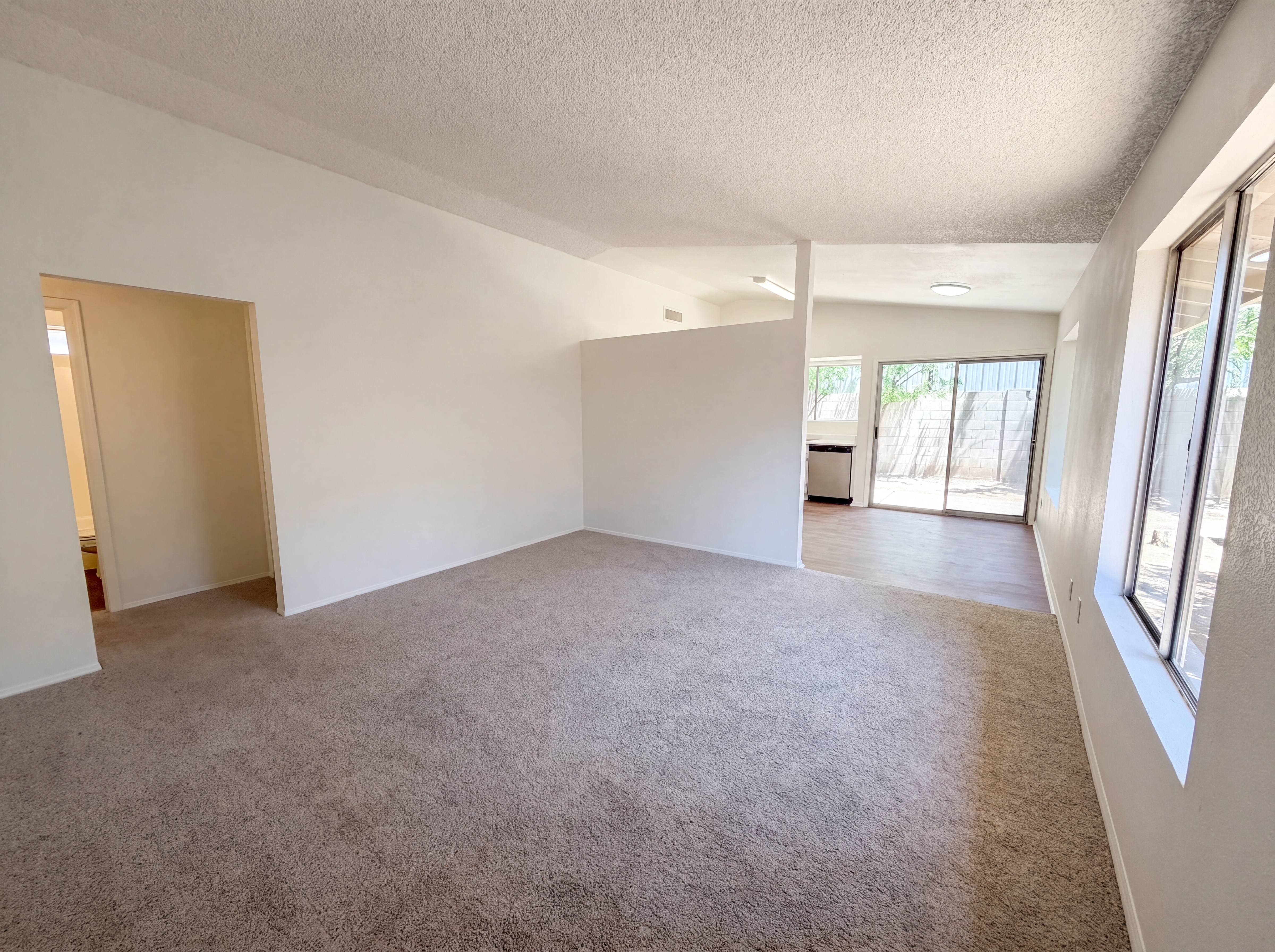 Photo 3 of 20 of 4461 N 84th Ave, Phoenix, AZ