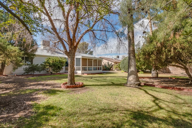 Photo 27 of 30 - 2922 E Sierra St, Phoenix, AZ 85028