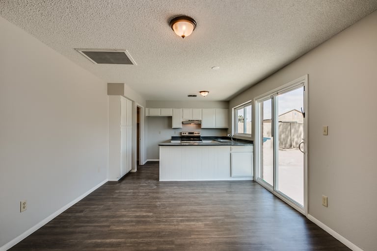Photo 11 of 39 - 18821 N 13th Dr, Phoenix, AZ 85027