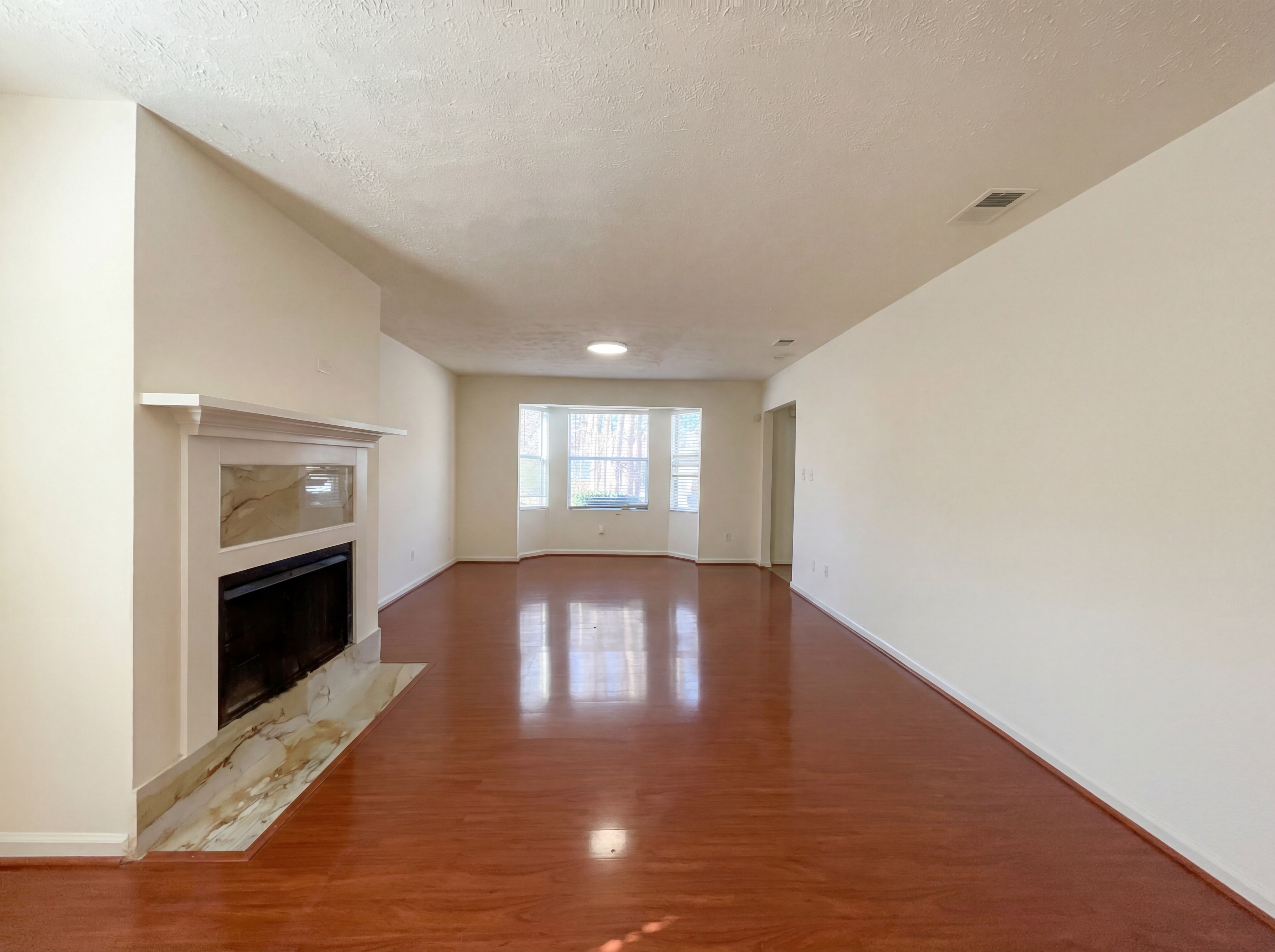 Photo 8 of 31 of 5328 Ridge Forest Dr, Stone Mountain, GA